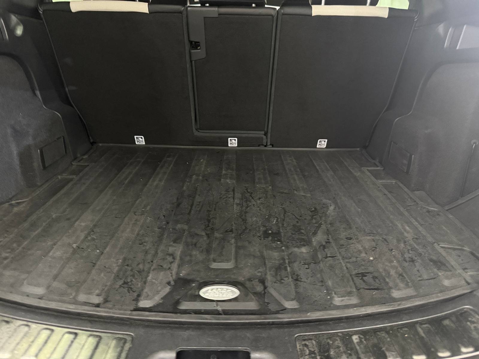 Thumbnail: 2020 Land Rover Discovery Sport - 7