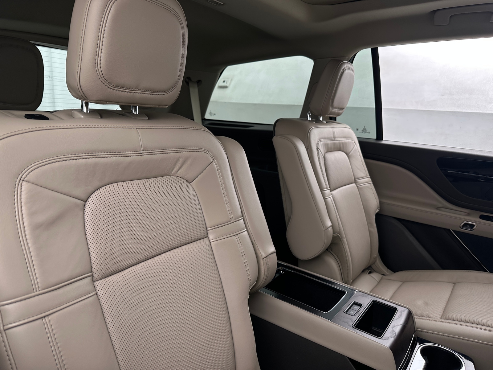 Thumbnail: 2023 Lincoln Aviator - 5