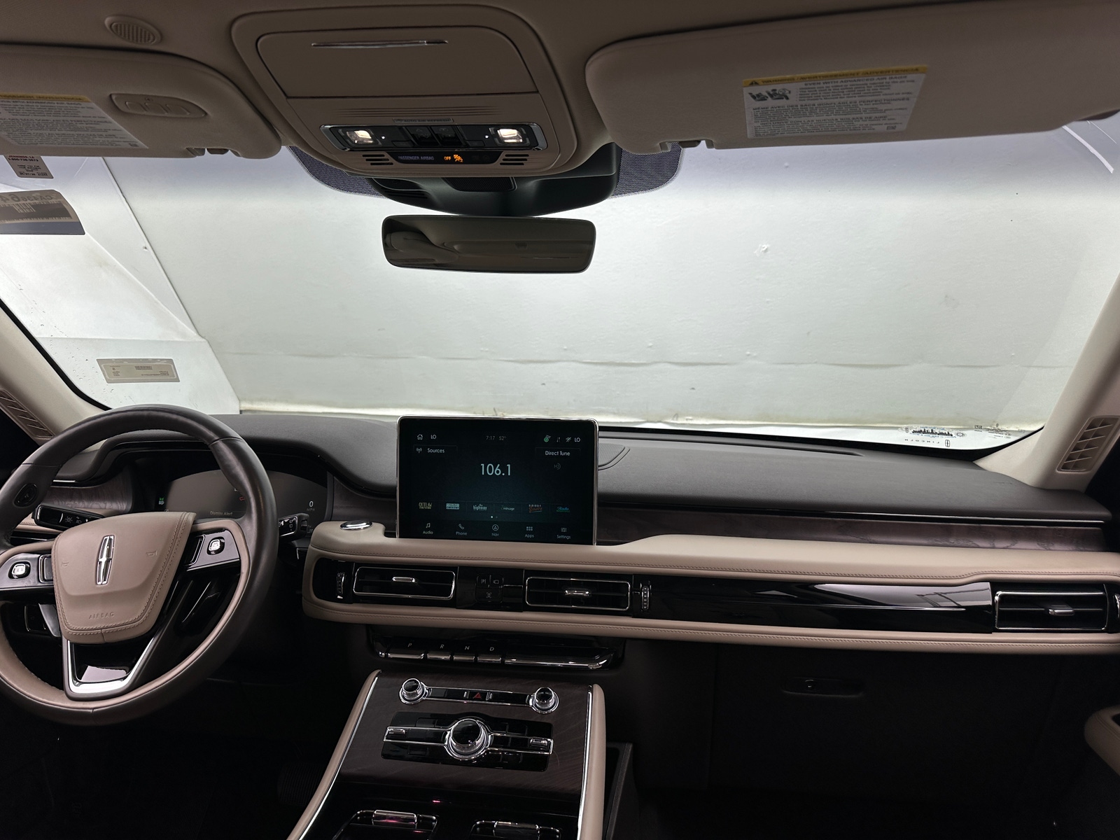 Thumbnail: 2023 Lincoln Aviator - 2