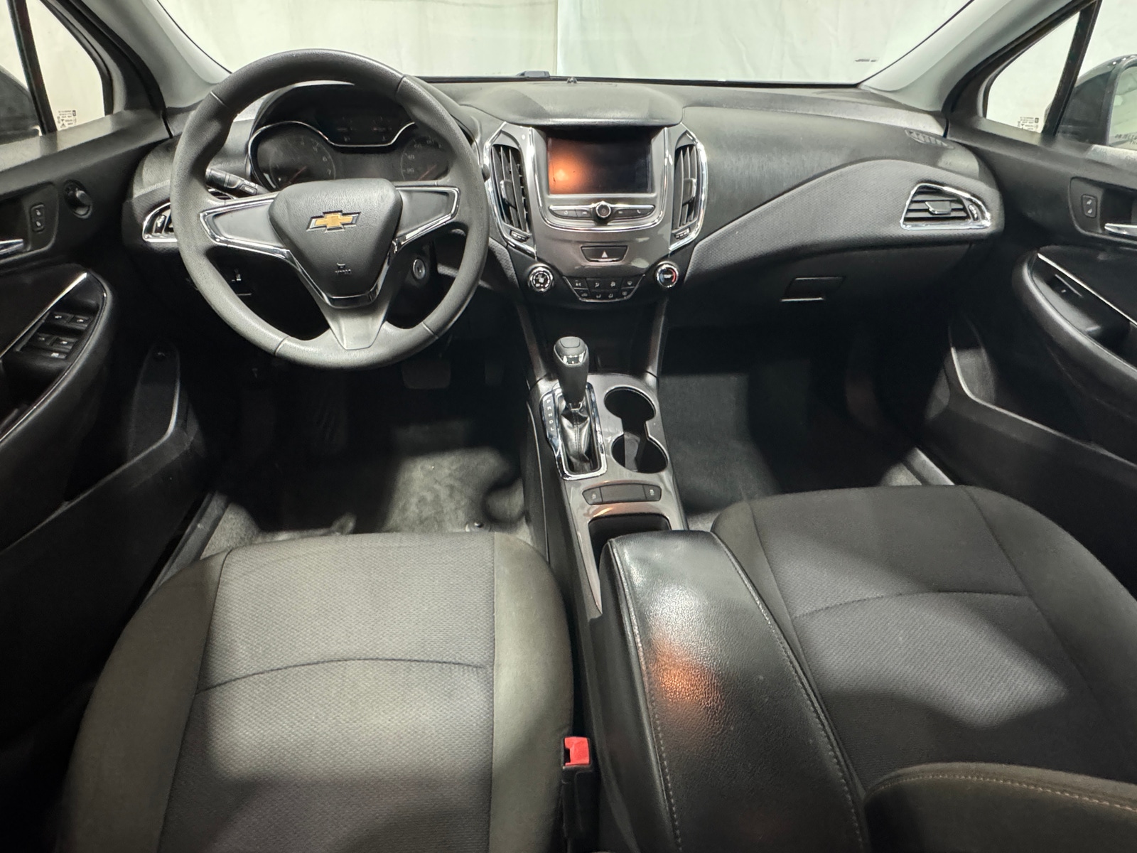 Thumbnail: 2019 Chevrolet Cruze - 3