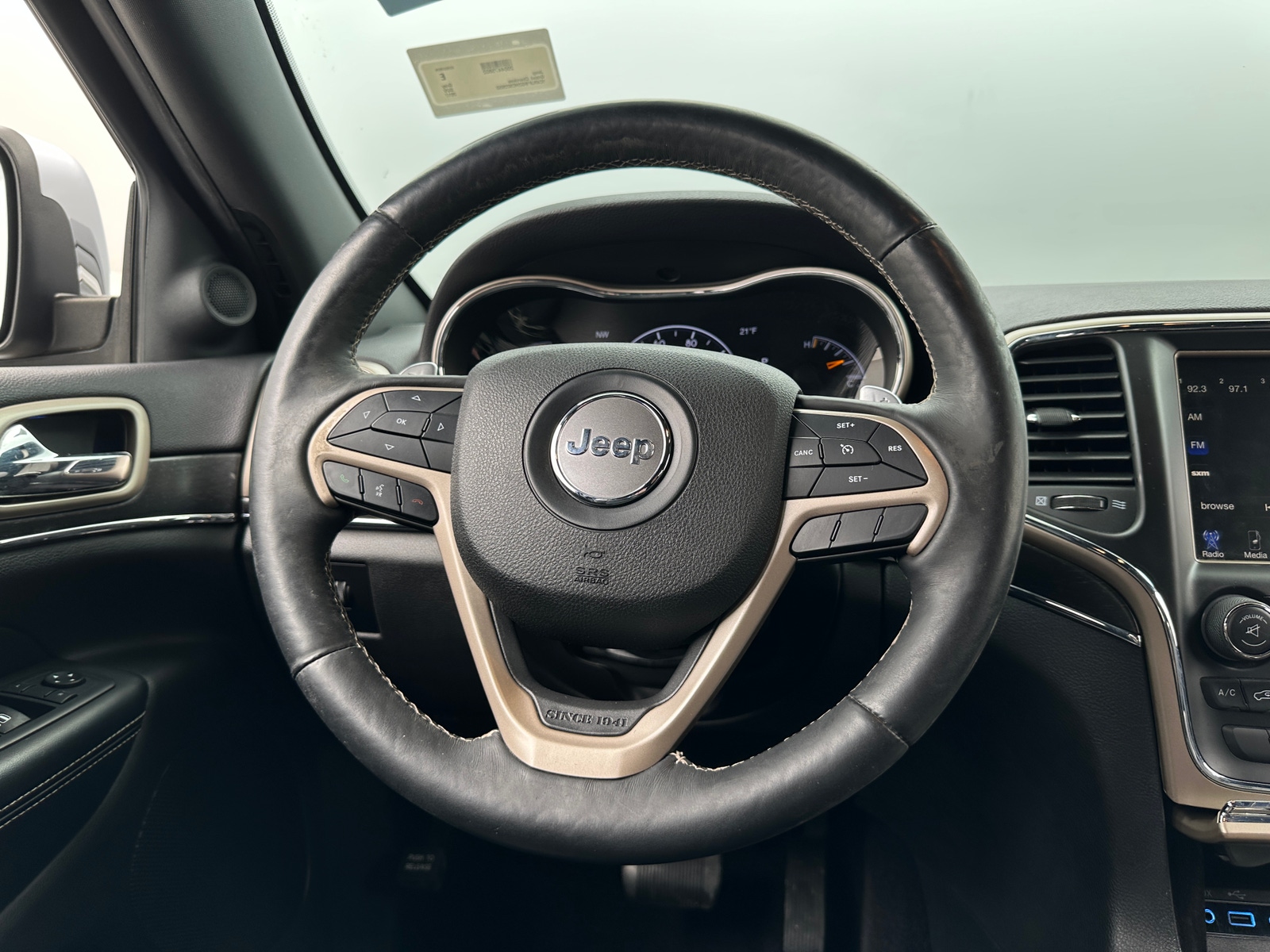 Thumbnail: 2017 Jeep Grand Cherokee - 4