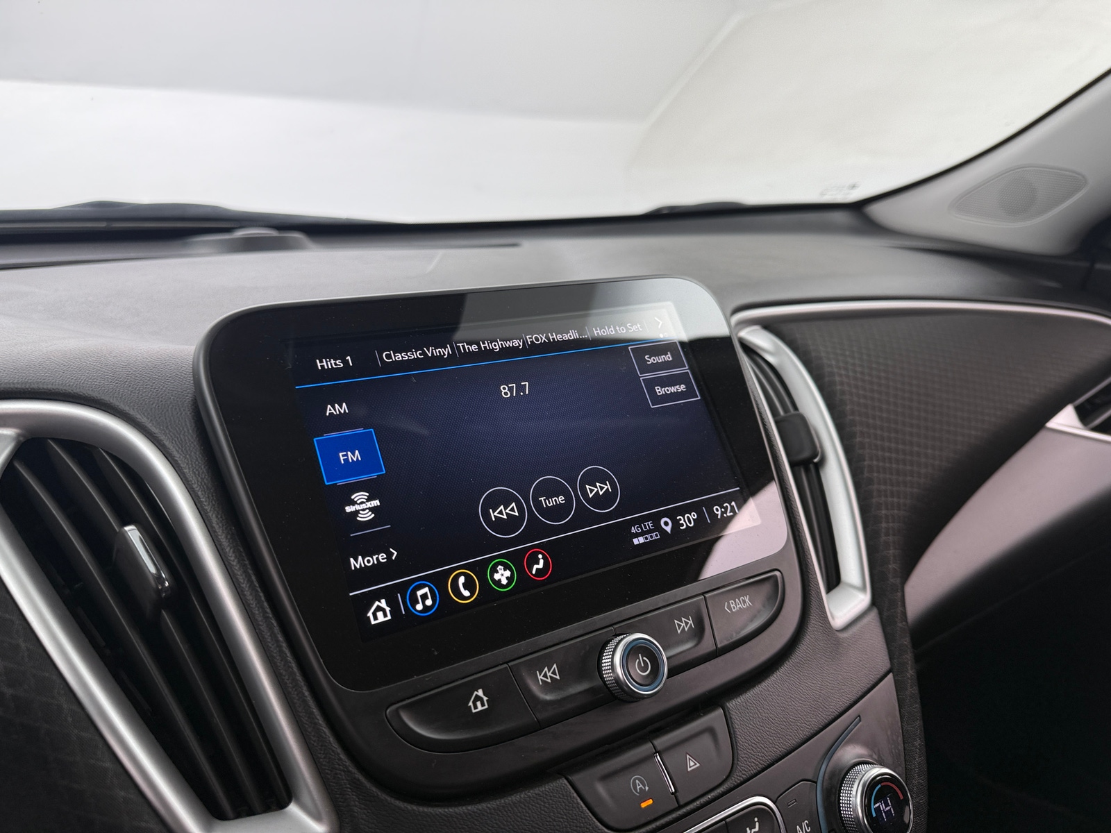 Thumbnail: 2024 Chevrolet Malibu - 4