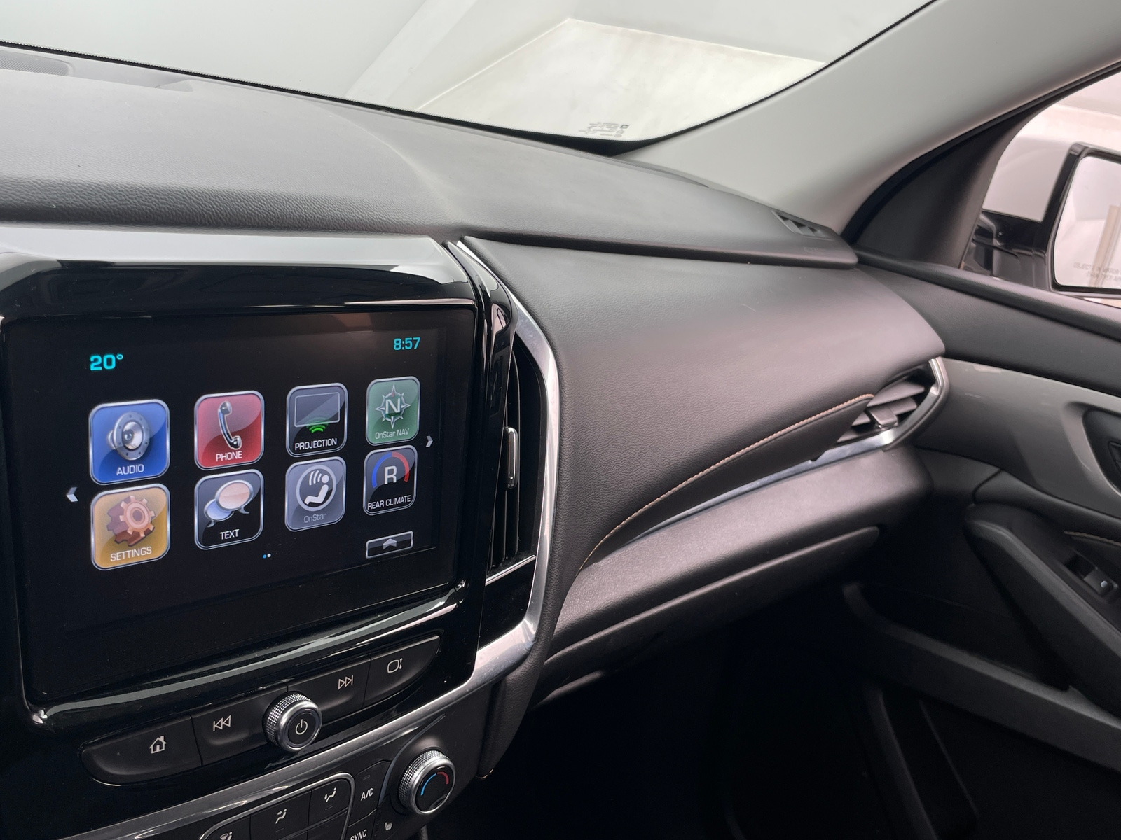 Thumbnail: 2019 Chevrolet Traverse - 4