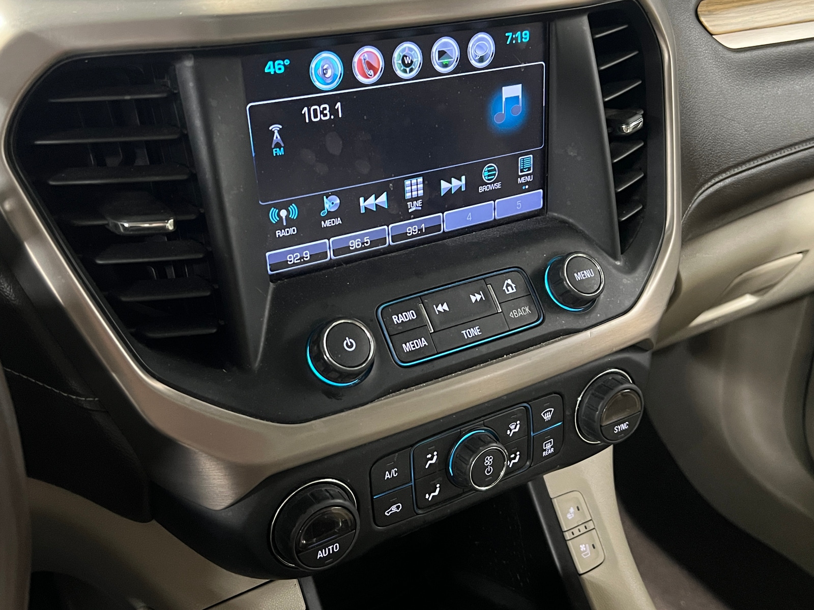 Thumbnail: 2019 GMC Acadia - 3