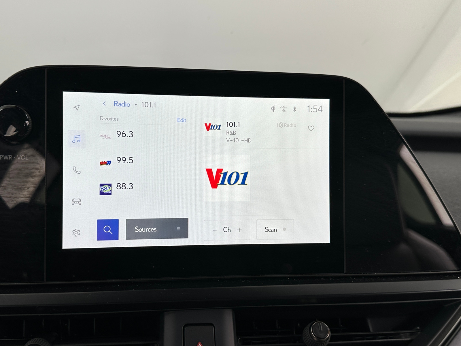 Thumbnail: 2025 Lexus UX - 3