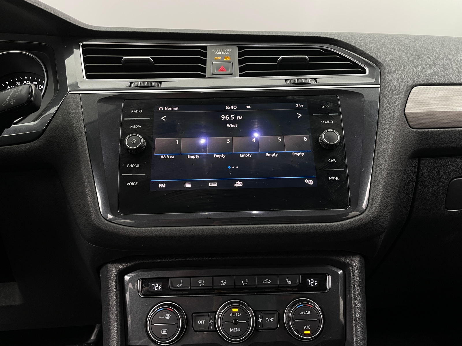 Thumbnail: 2018 Volkswagen Tiguan - 3