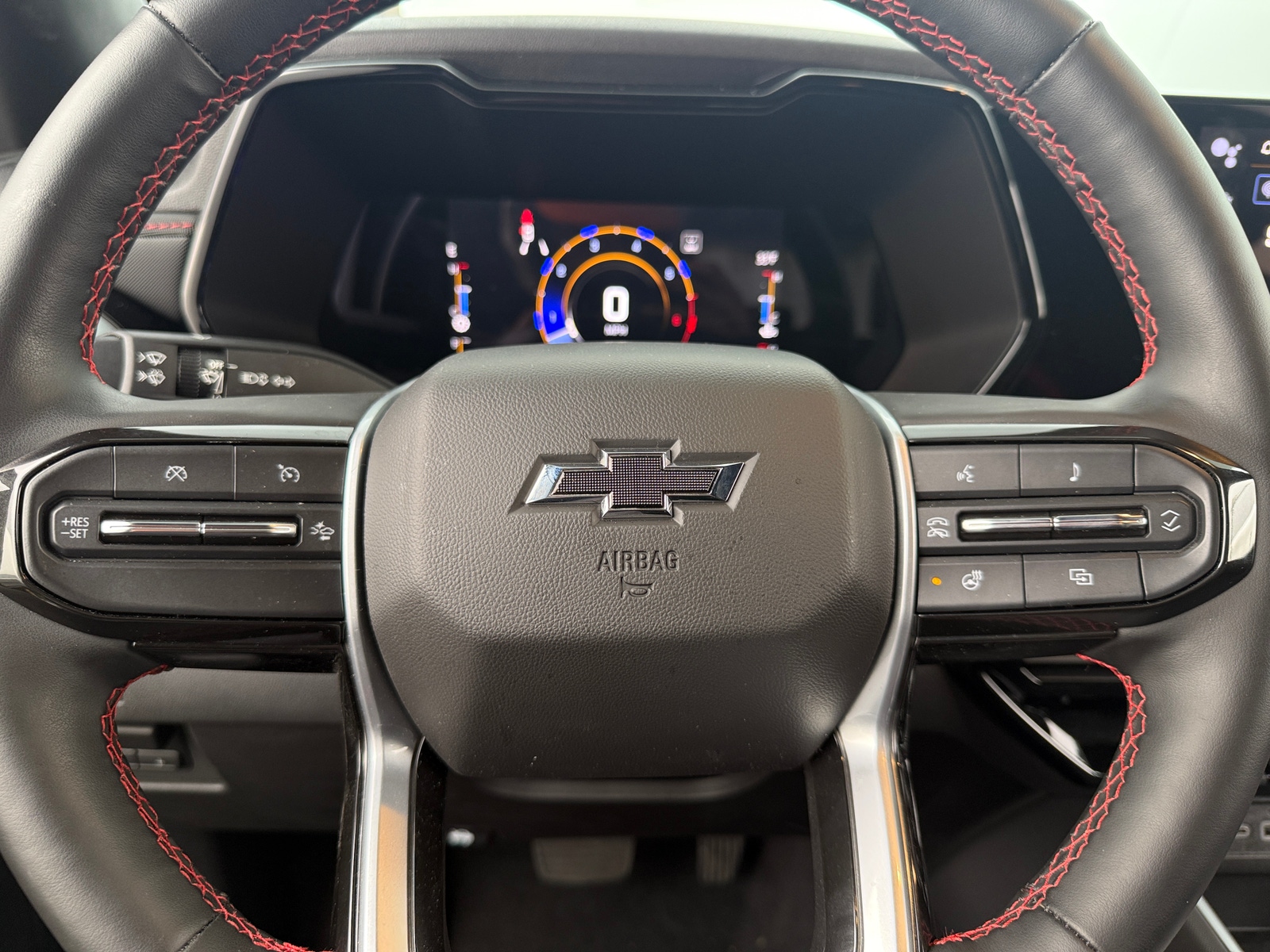 Thumbnail: 2023 Chevrolet Colorado - 5