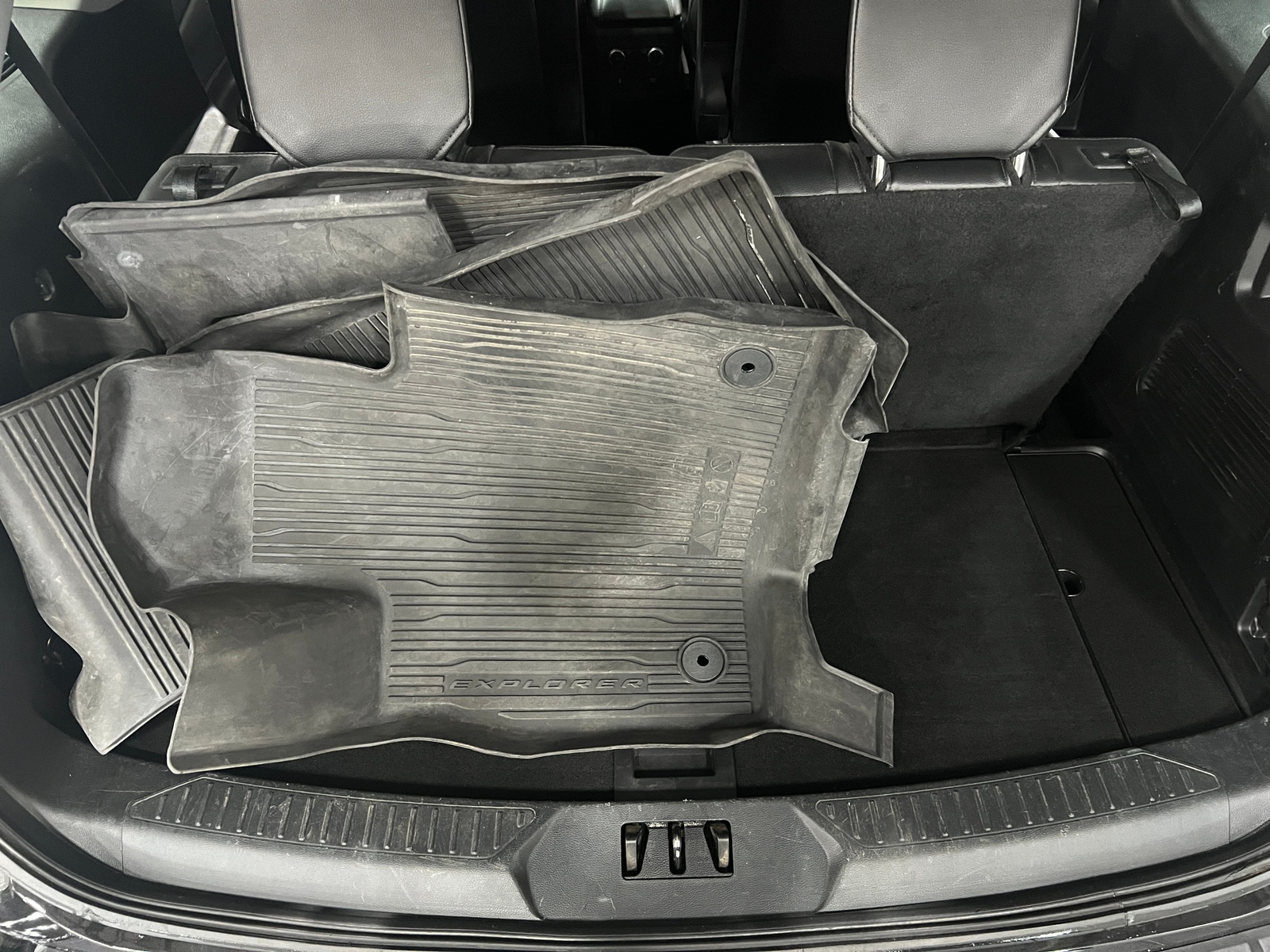 Thumbnail: 2021 Ford Explorer - 6