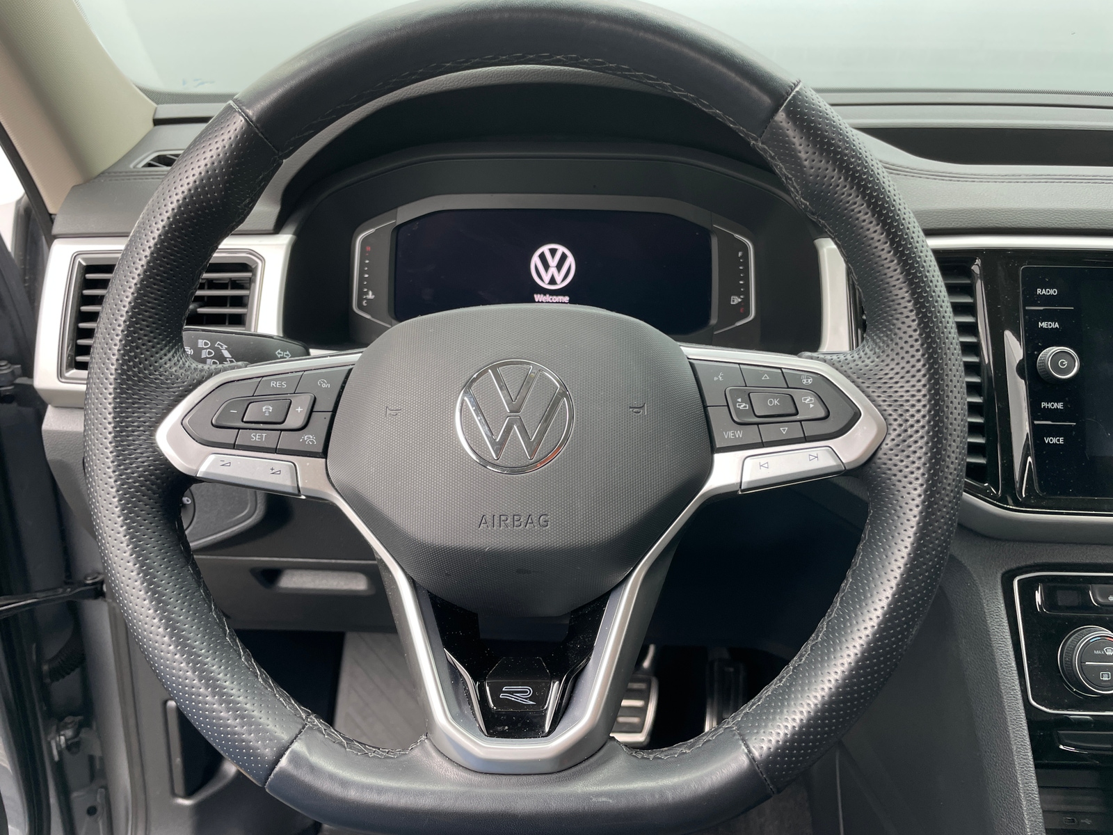 Thumbnail: 2023 Volkswagen Atlas - 4