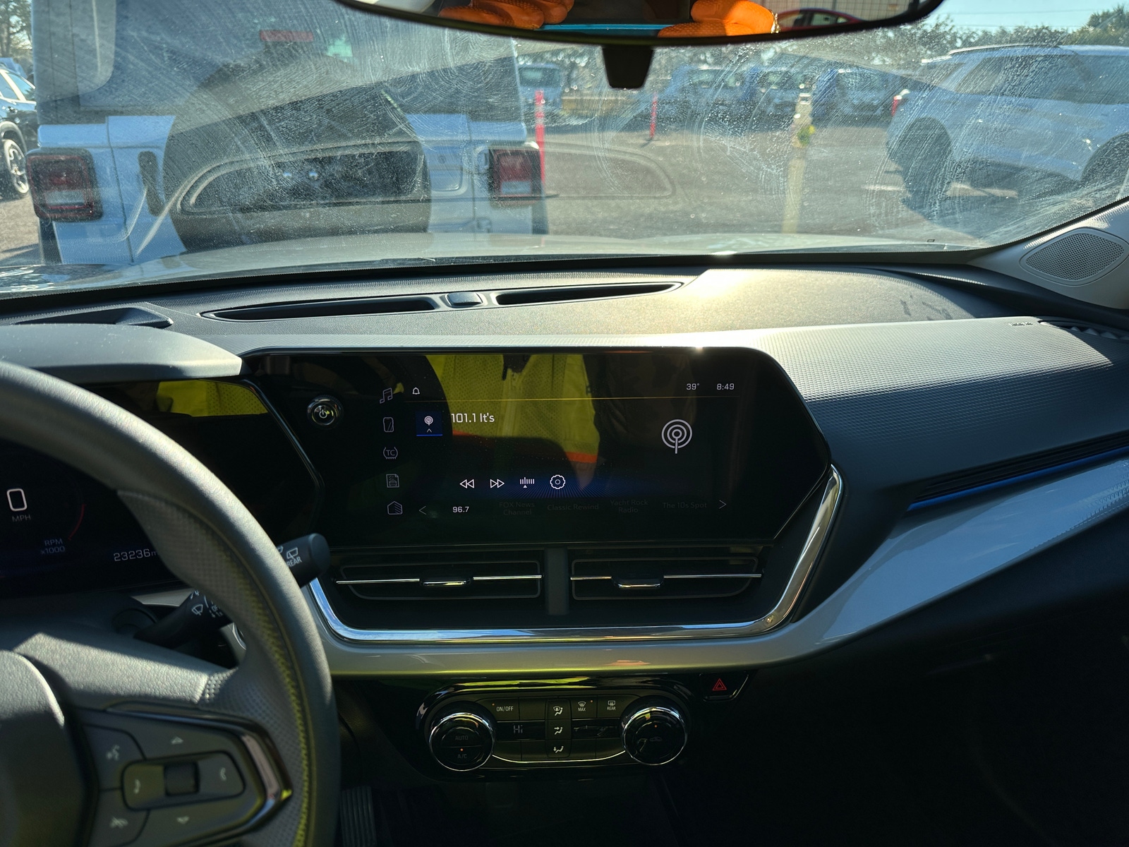 Thumbnail: 2025 Chevrolet Trax - 4