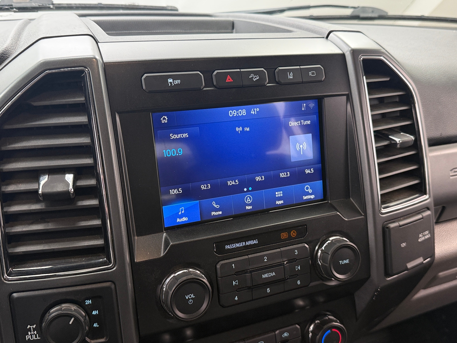 Thumbnail: 2022 Ford Econoline - 4