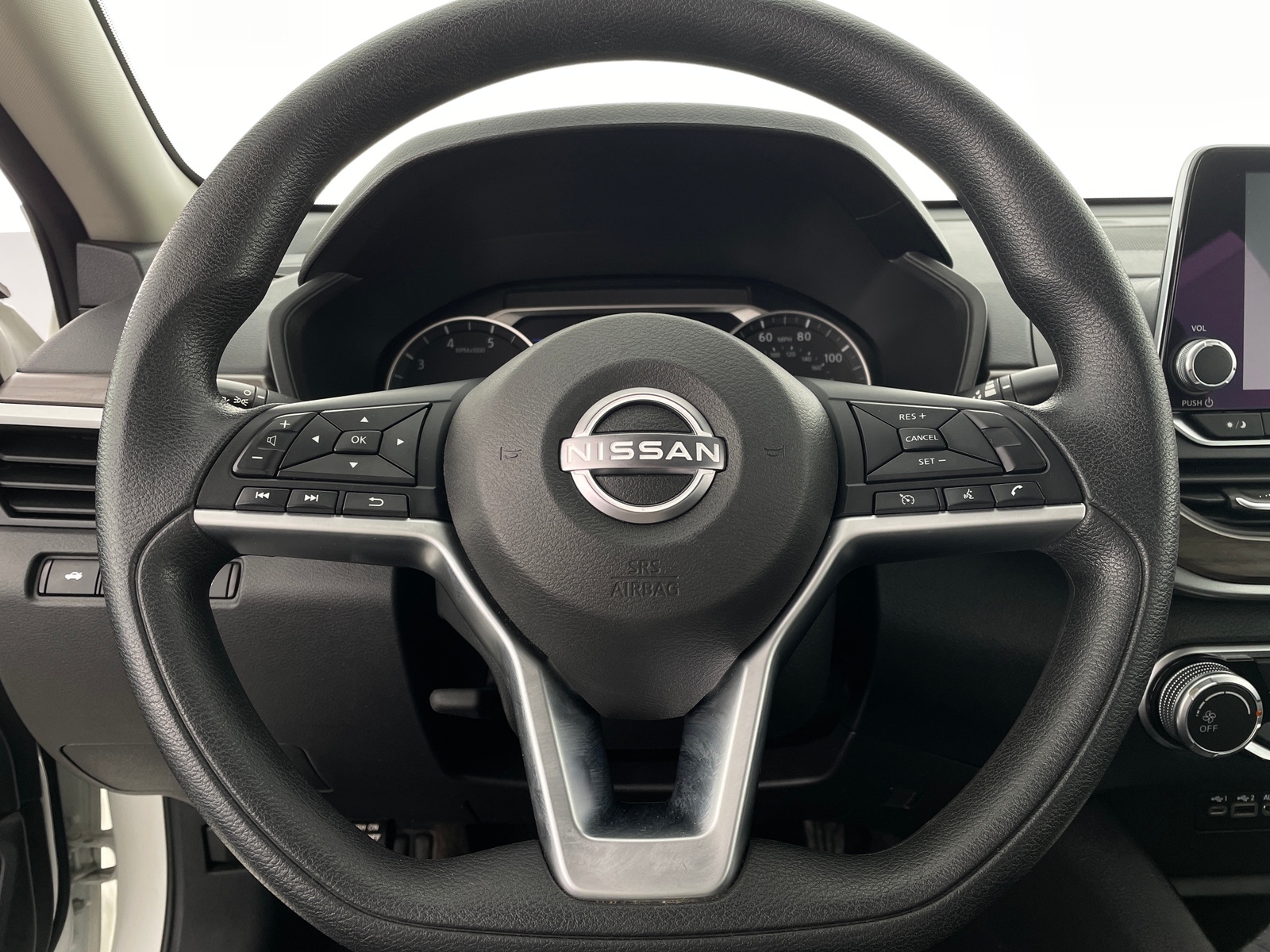 Thumbnail: 2024 Nissan Altima - 5