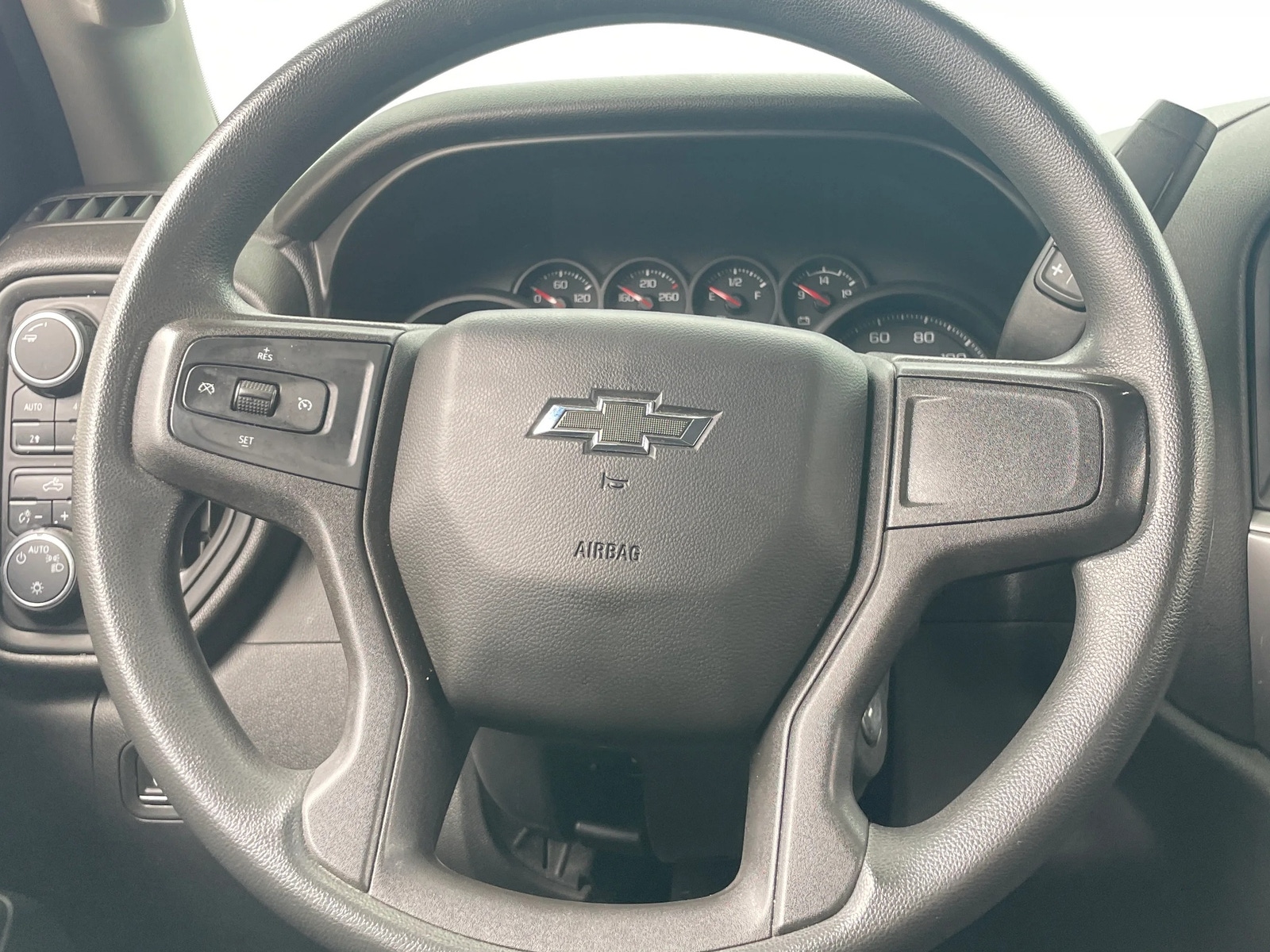 Thumbnail: 2020 Chevrolet Silverado 1500 - 5