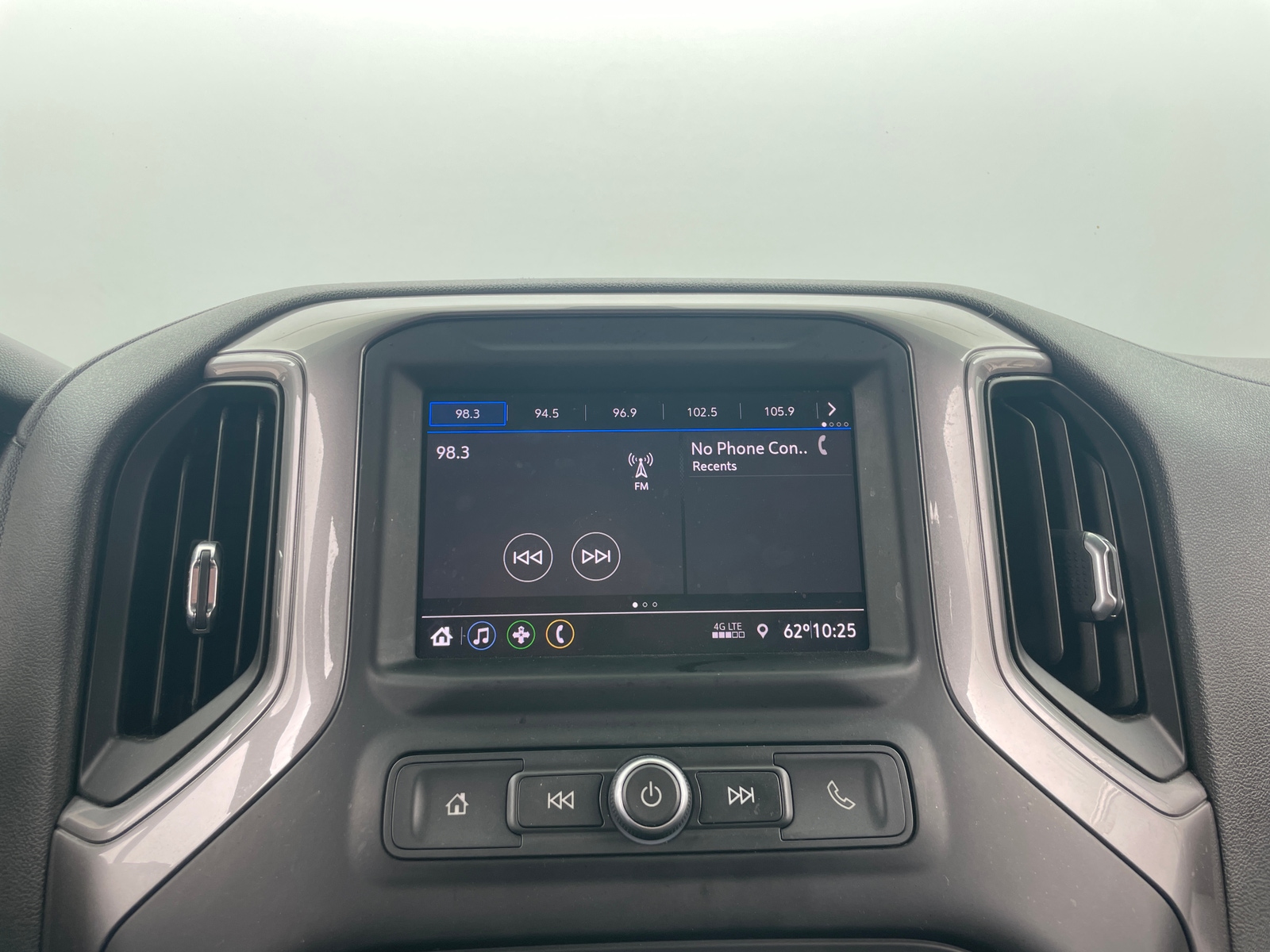 Thumbnail: 2020 Chevrolet Silverado 1500 - 4