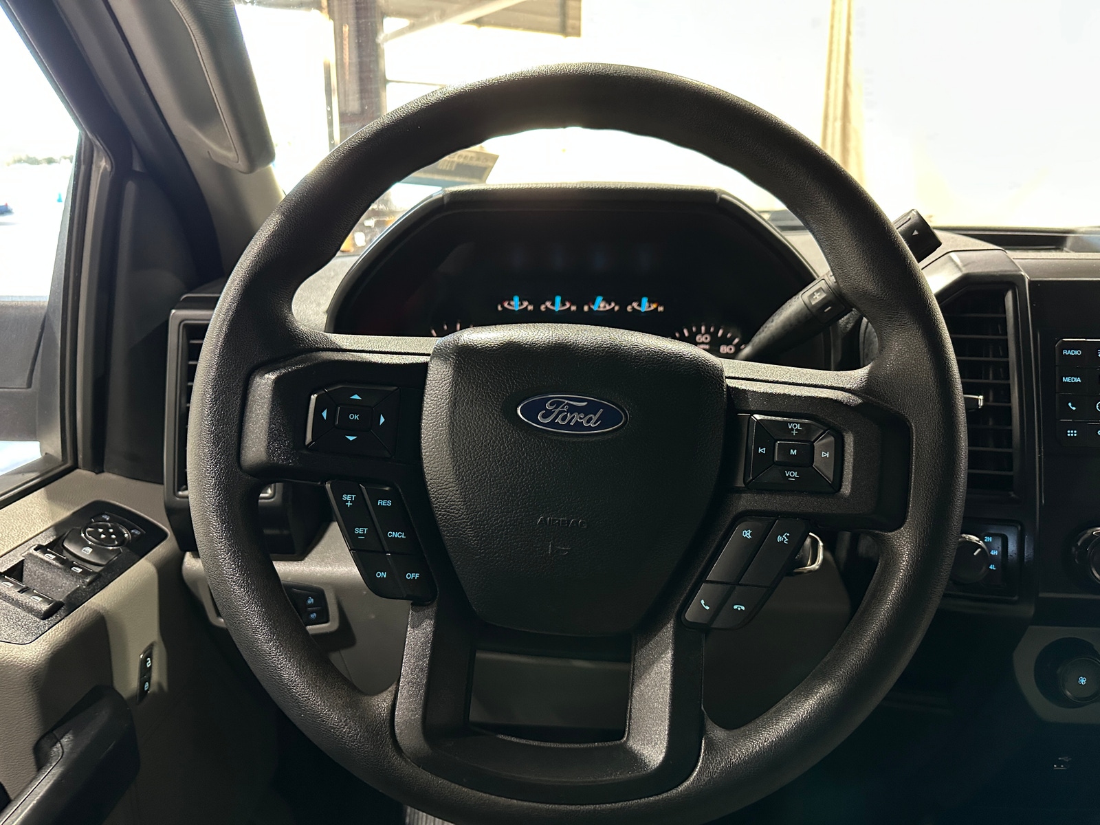 Thumbnail: 2019 Ford Econoline - 5