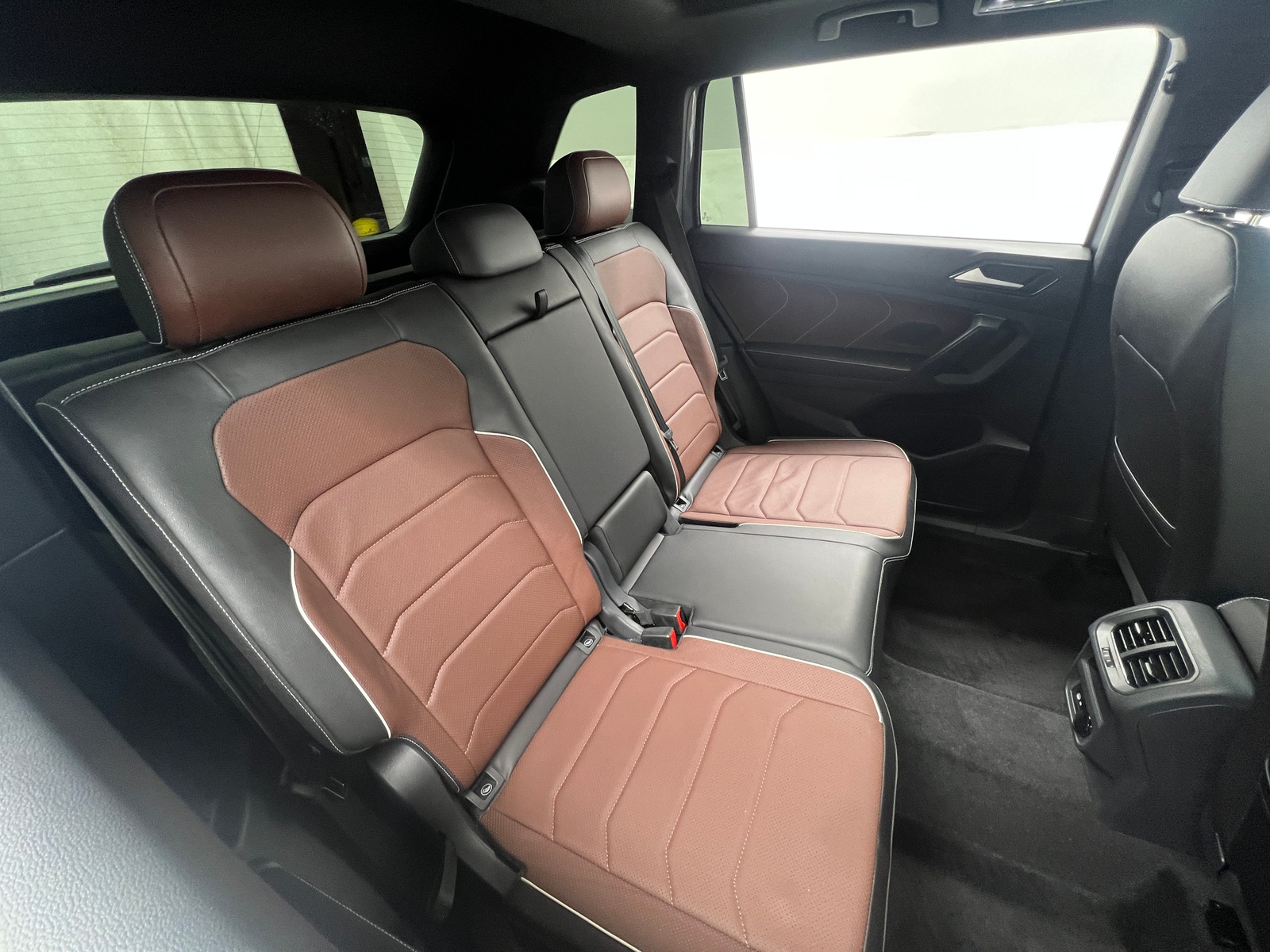 Thumbnail: 2023 Volkswagen Tiguan - 5