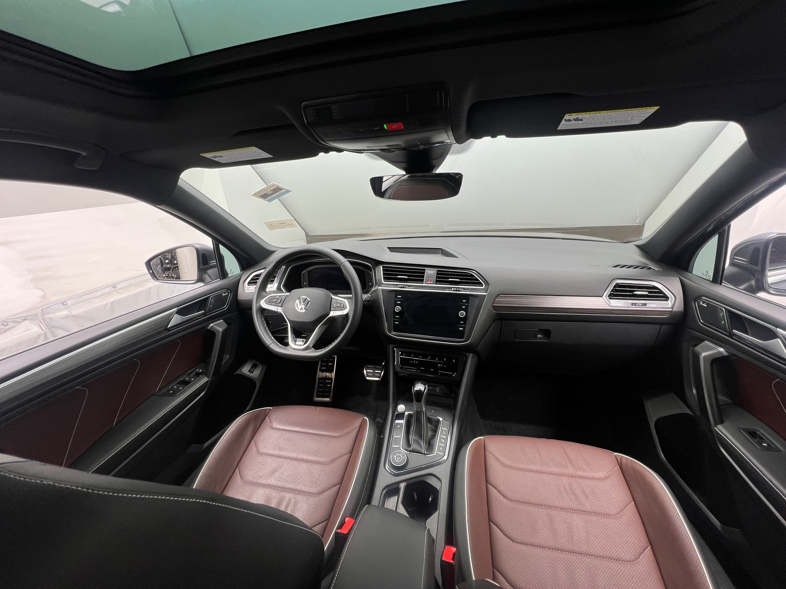 Thumbnail: 2023 Volkswagen Tiguan - 2