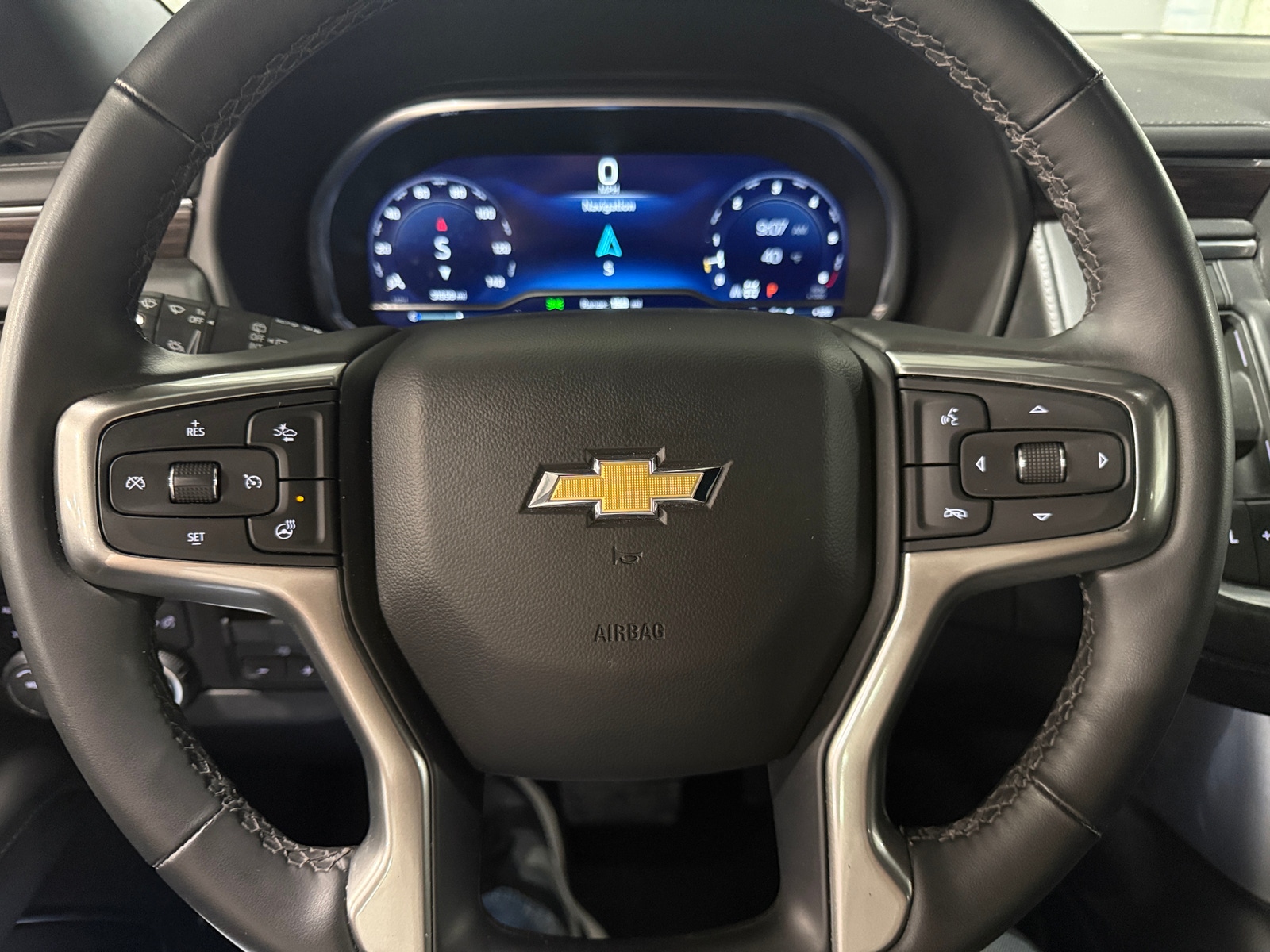 Thumbnail: 2023 Chevrolet Suburban - 4