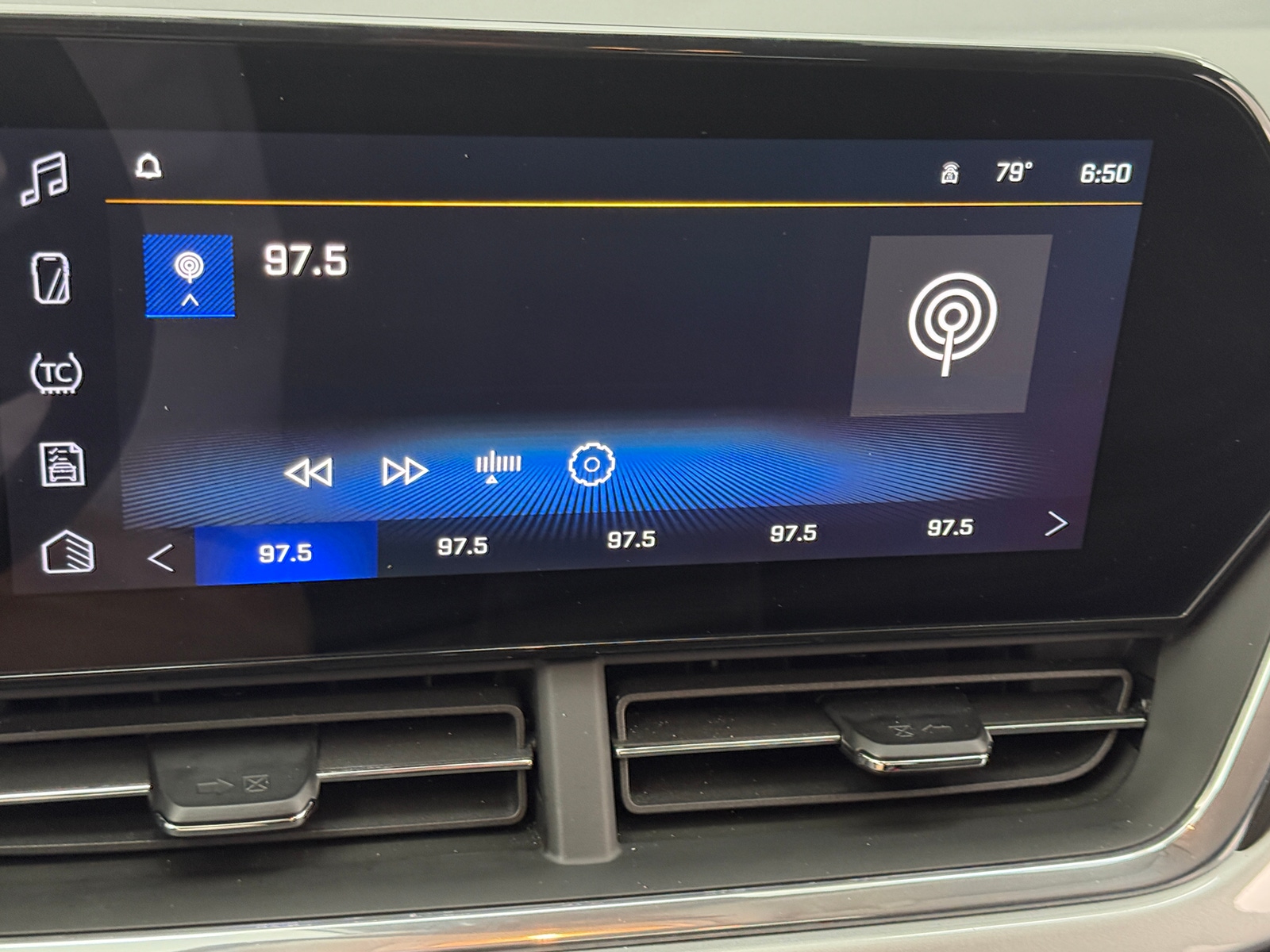 Thumbnail: 2025 Chevrolet Trax - 4