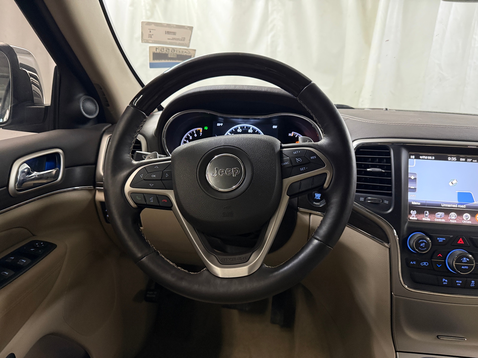 Thumbnail: 2015 Jeep Grand Cherokee - 4