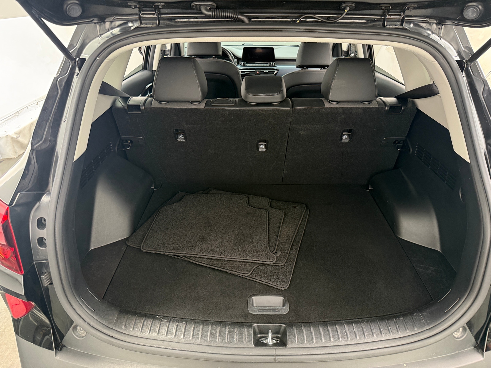 Thumbnail: 2023 Kia Seltos - 7