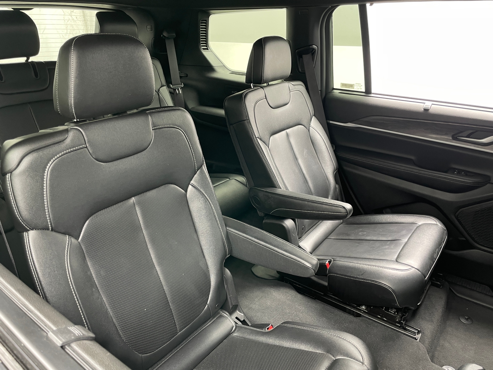 Thumbnail: 2024 Jeep Grand Cherokee L - 5