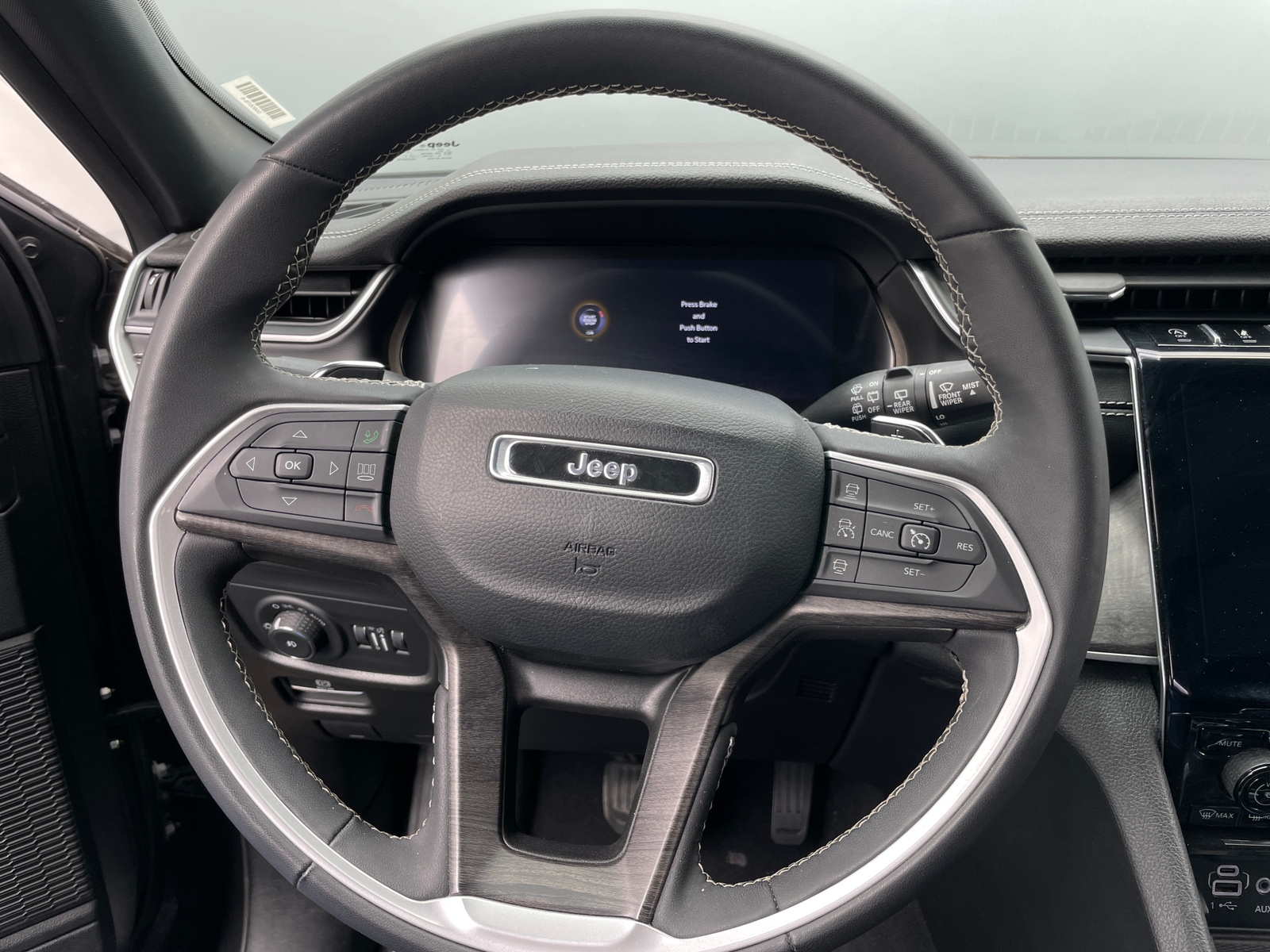 Thumbnail: 2024 Jeep Grand Cherokee L - 4