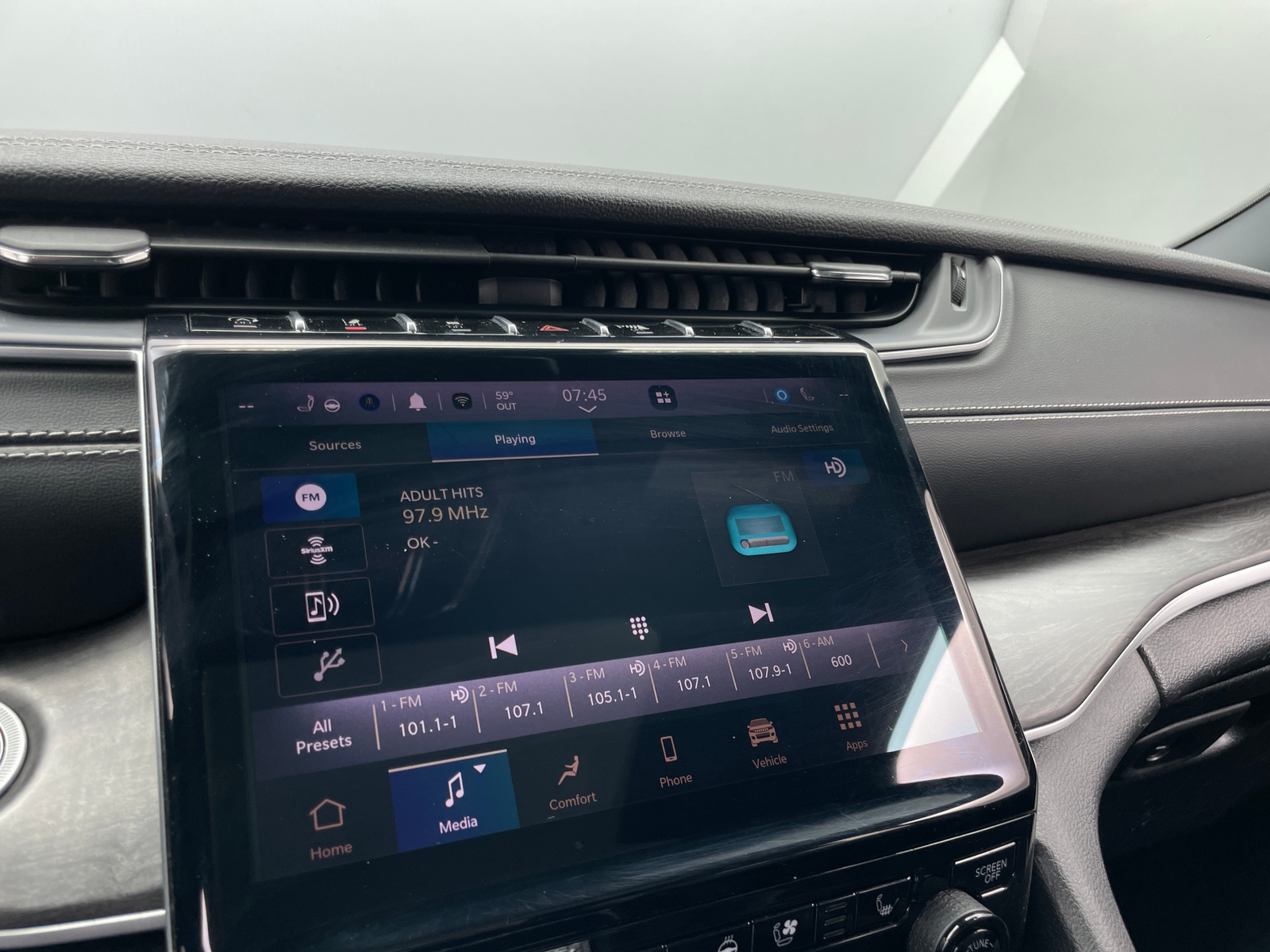 Thumbnail: 2024 Jeep Grand Cherokee L - 3