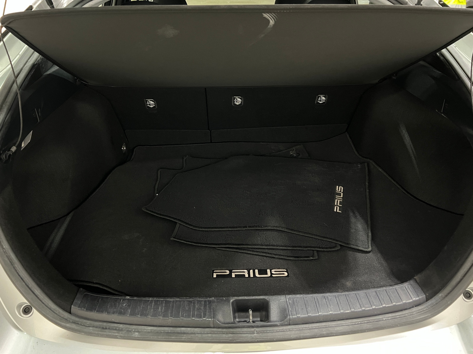 Thumbnail: 2016 Toyota Prius - 7