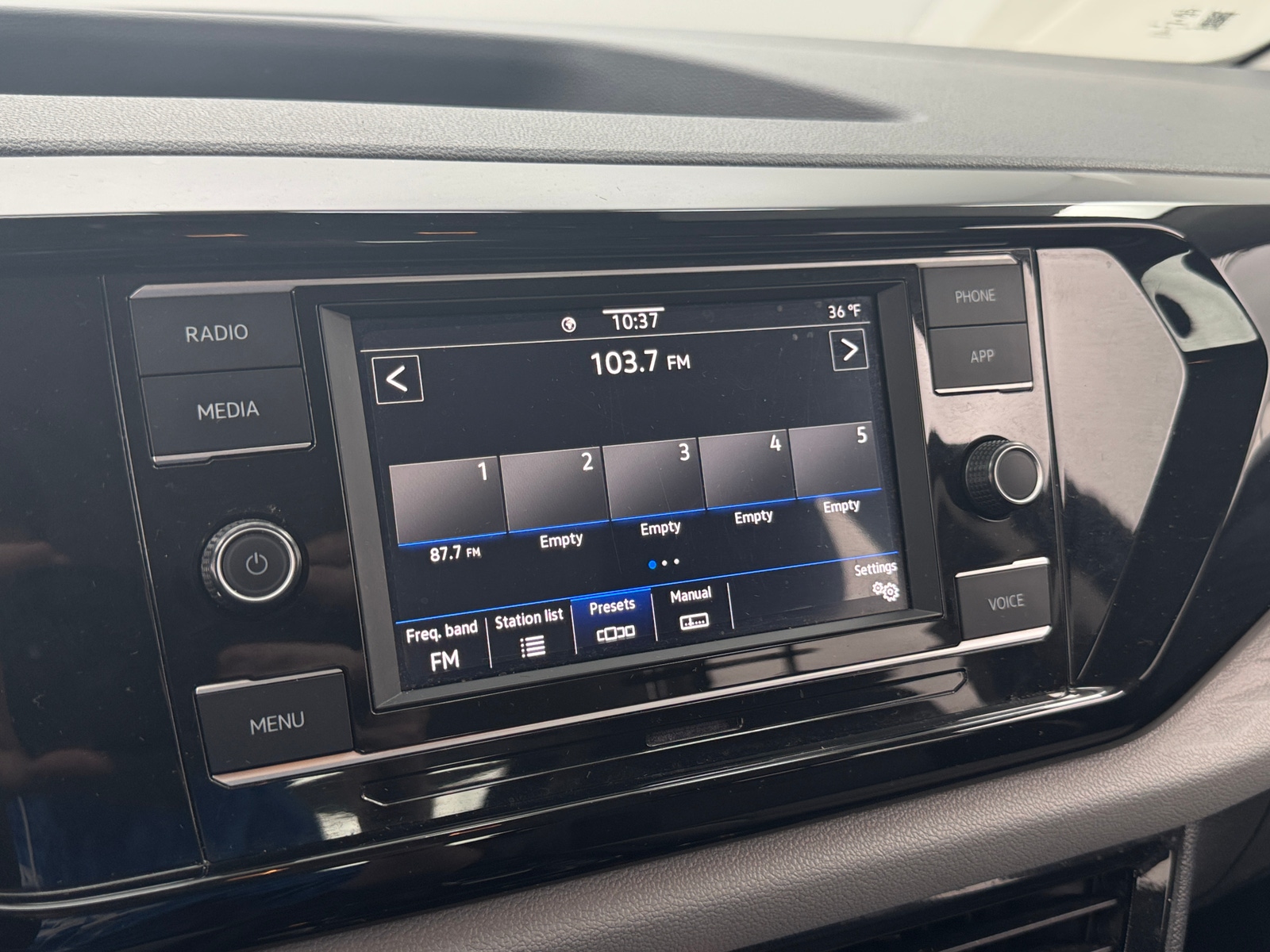 Thumbnail: 2024 Volkswagen Taos - 4