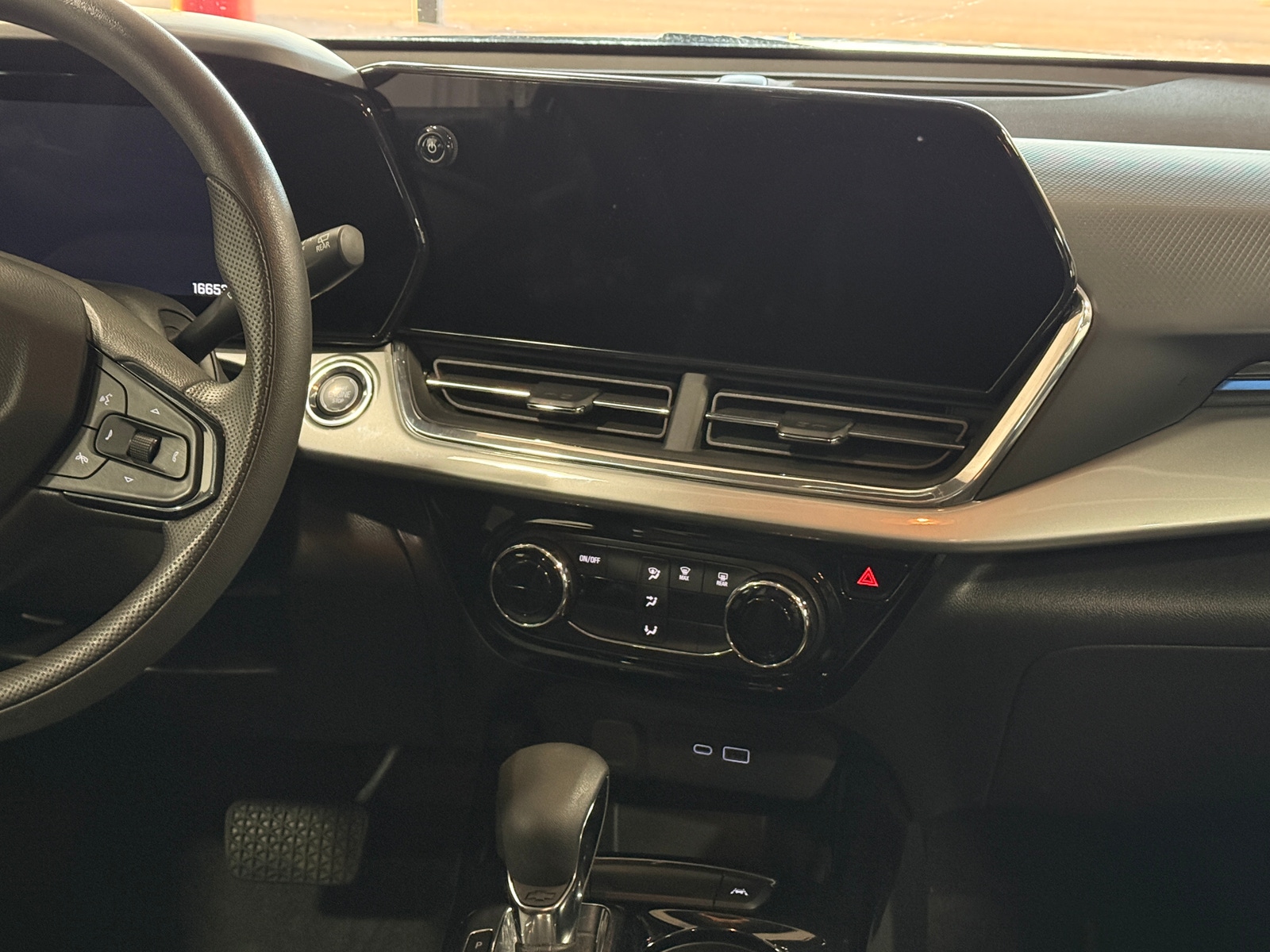 Thumbnail: 2025 Chevrolet Trax - 4