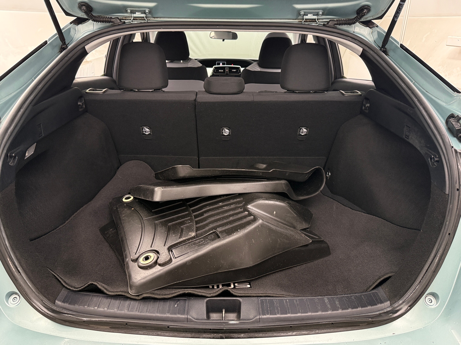 Thumbnail: 2017 Toyota Prius - 7