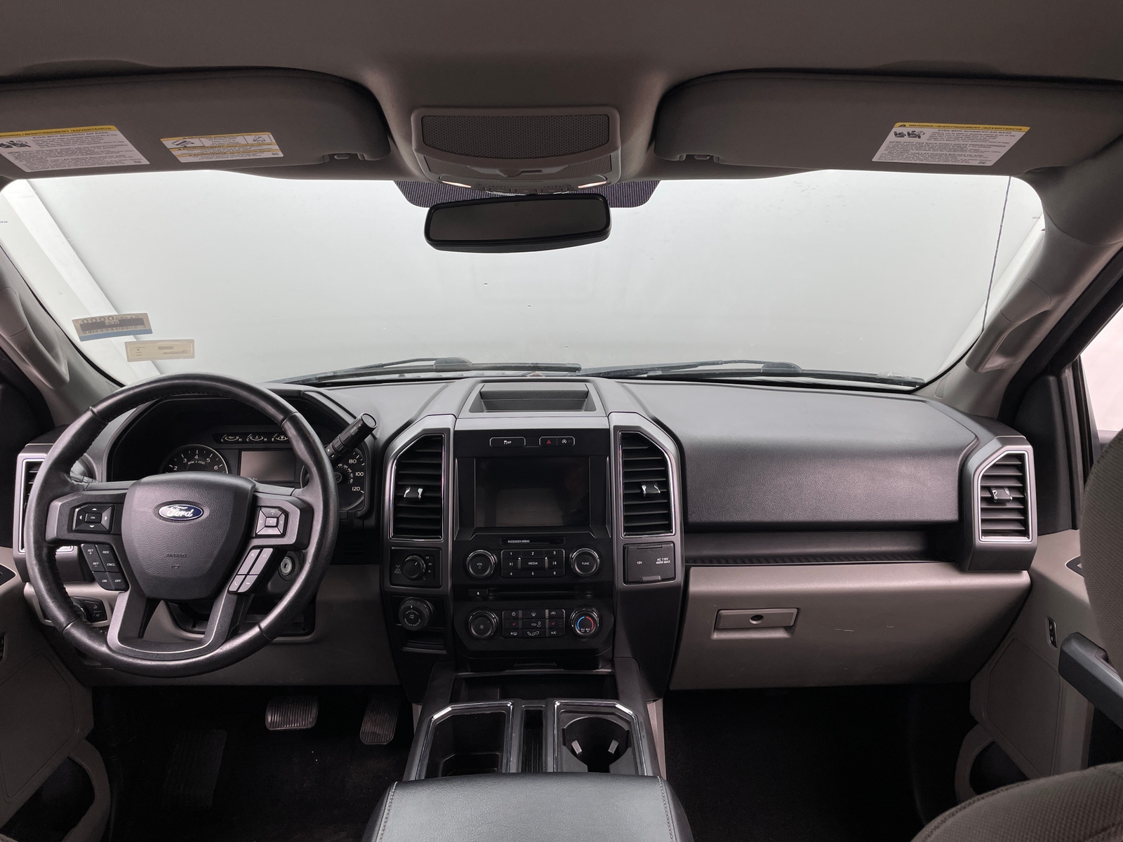 Thumbnail: 2018 Ford Econoline - 3