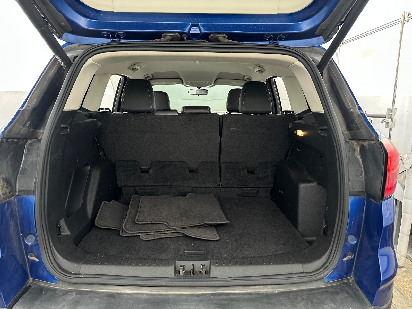 Thumbnail: 2019 Ford Escape - 6