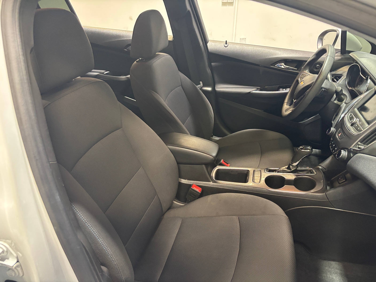 Thumbnail: 2019 Chevrolet Cruze - 2