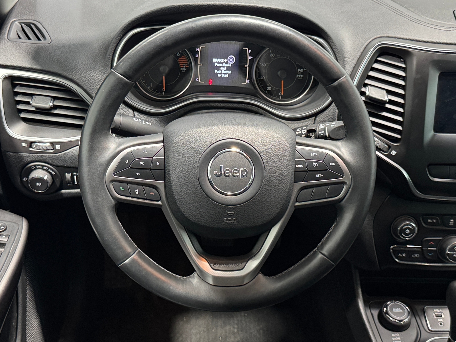 Thumbnail: 2019 Jeep Cherokee - 5