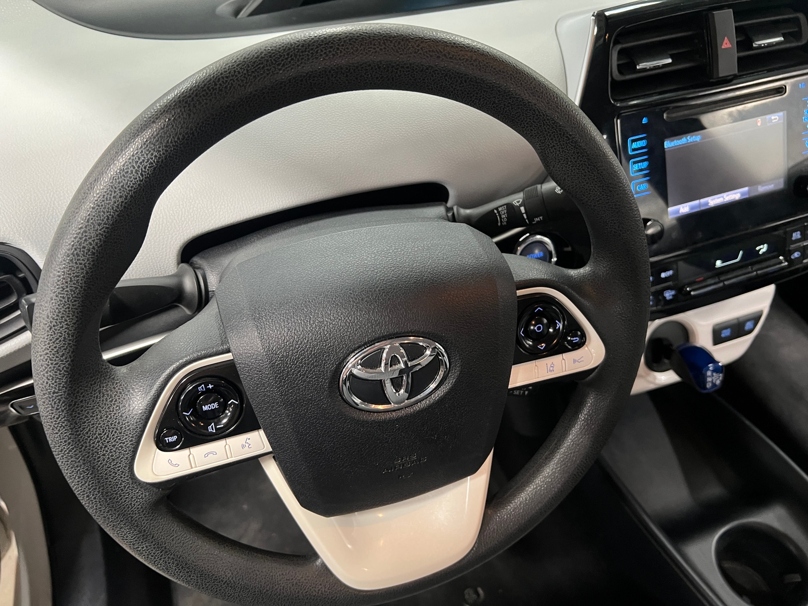 Thumbnail: 2017 Toyota Prius - 5