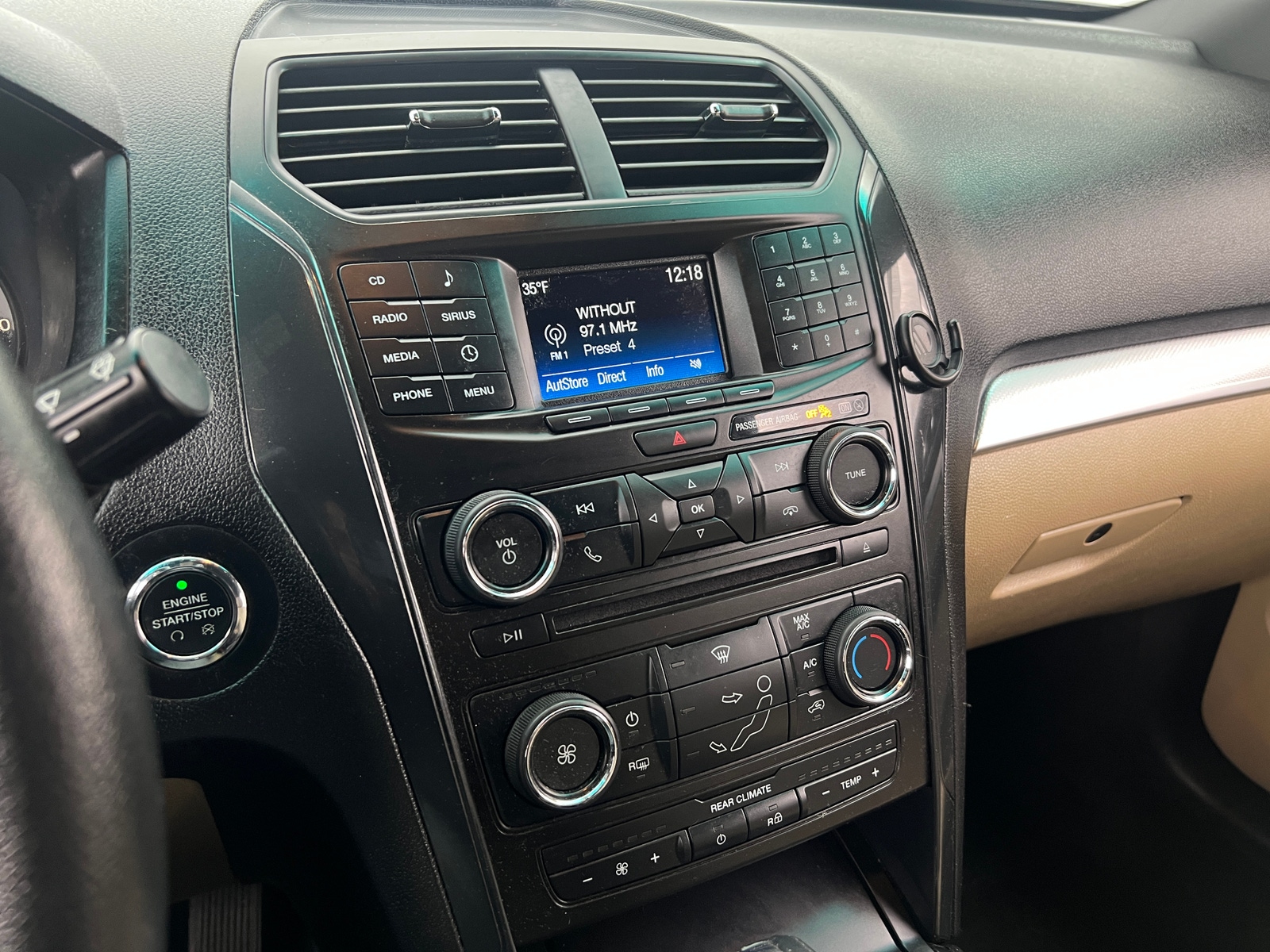 Thumbnail: 2017 Ford Explorer - 4