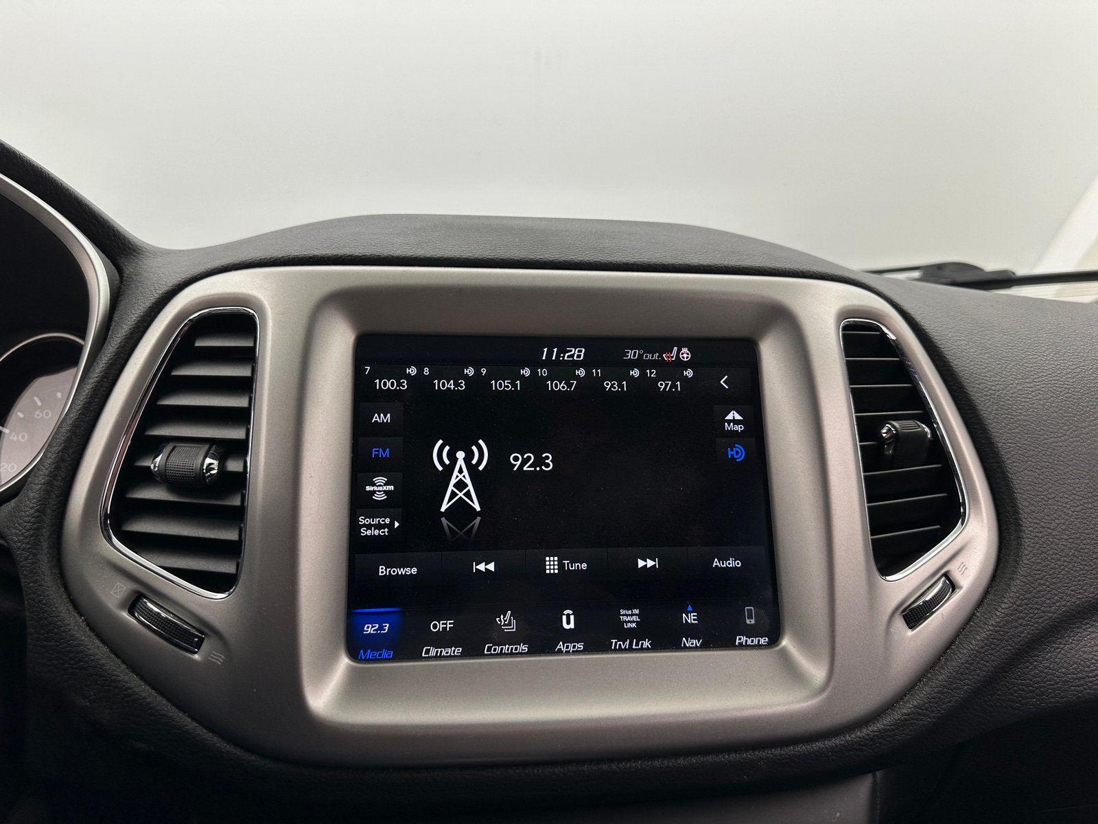 Thumbnail: 2020 Jeep Compass - 3