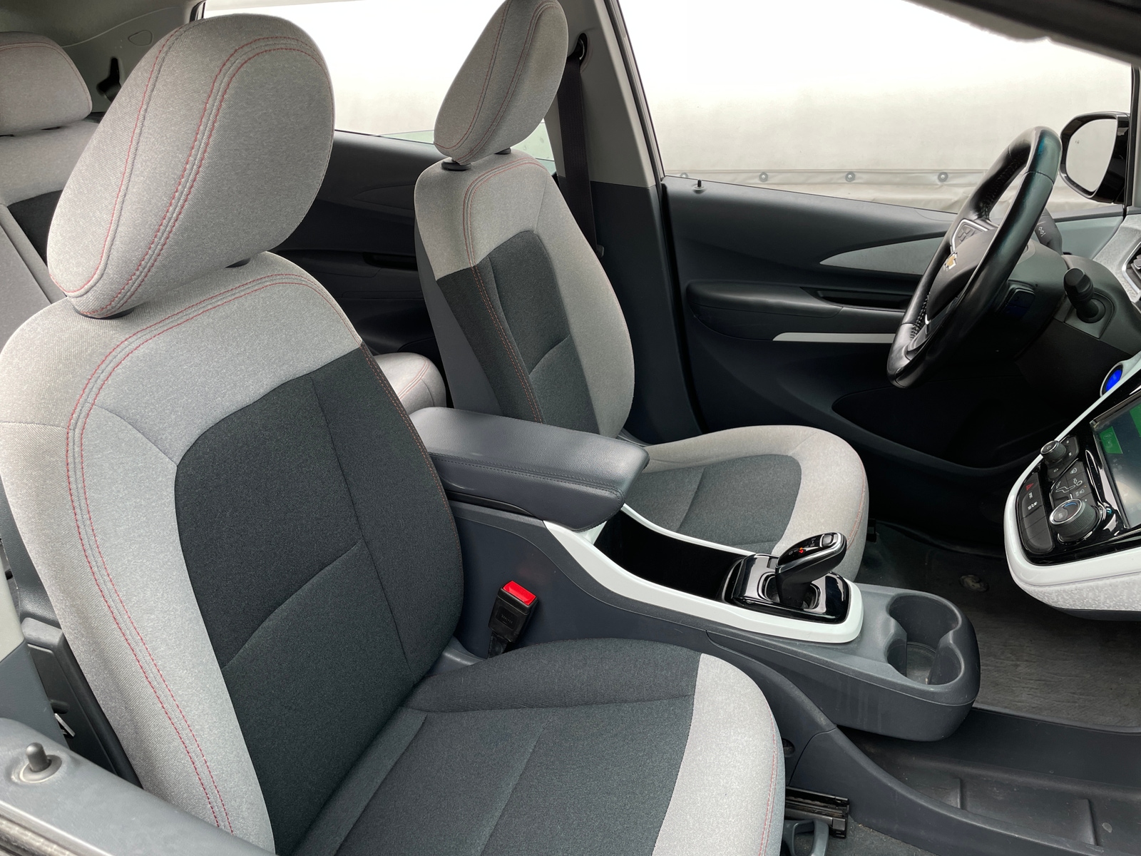 Thumbnail: 2017 Chevrolet Bolt EV - 2