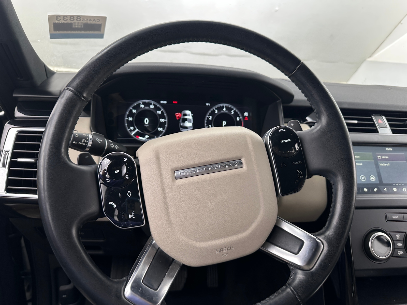 Thumbnail: 2020 Land Rover Discovery - 4