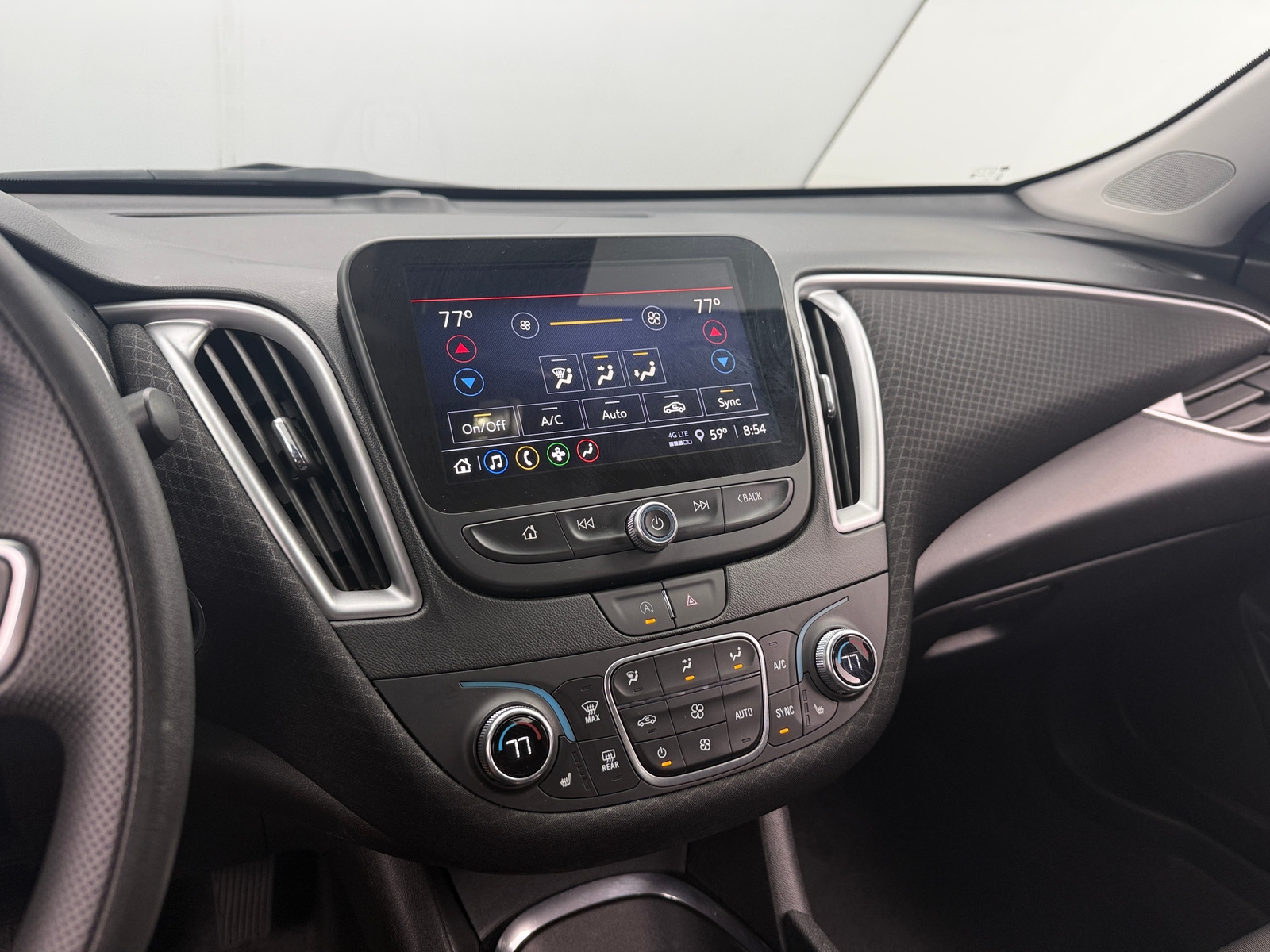 Thumbnail: 2024 Chevrolet Malibu - 4