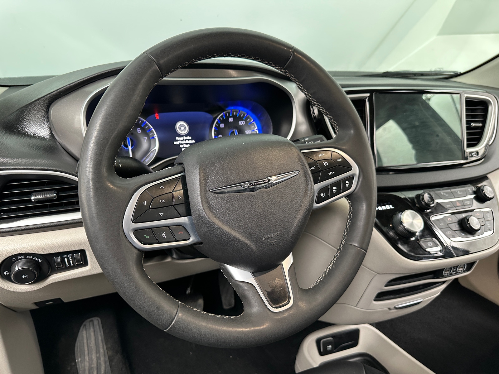 Thumbnail: 2024 Chrysler Pacifica - 4