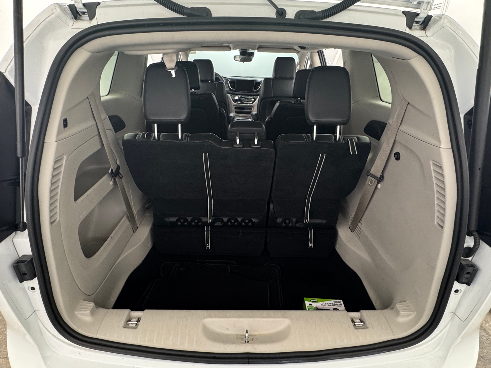 Thumbnail: 2024 Chrysler Pacifica - 6