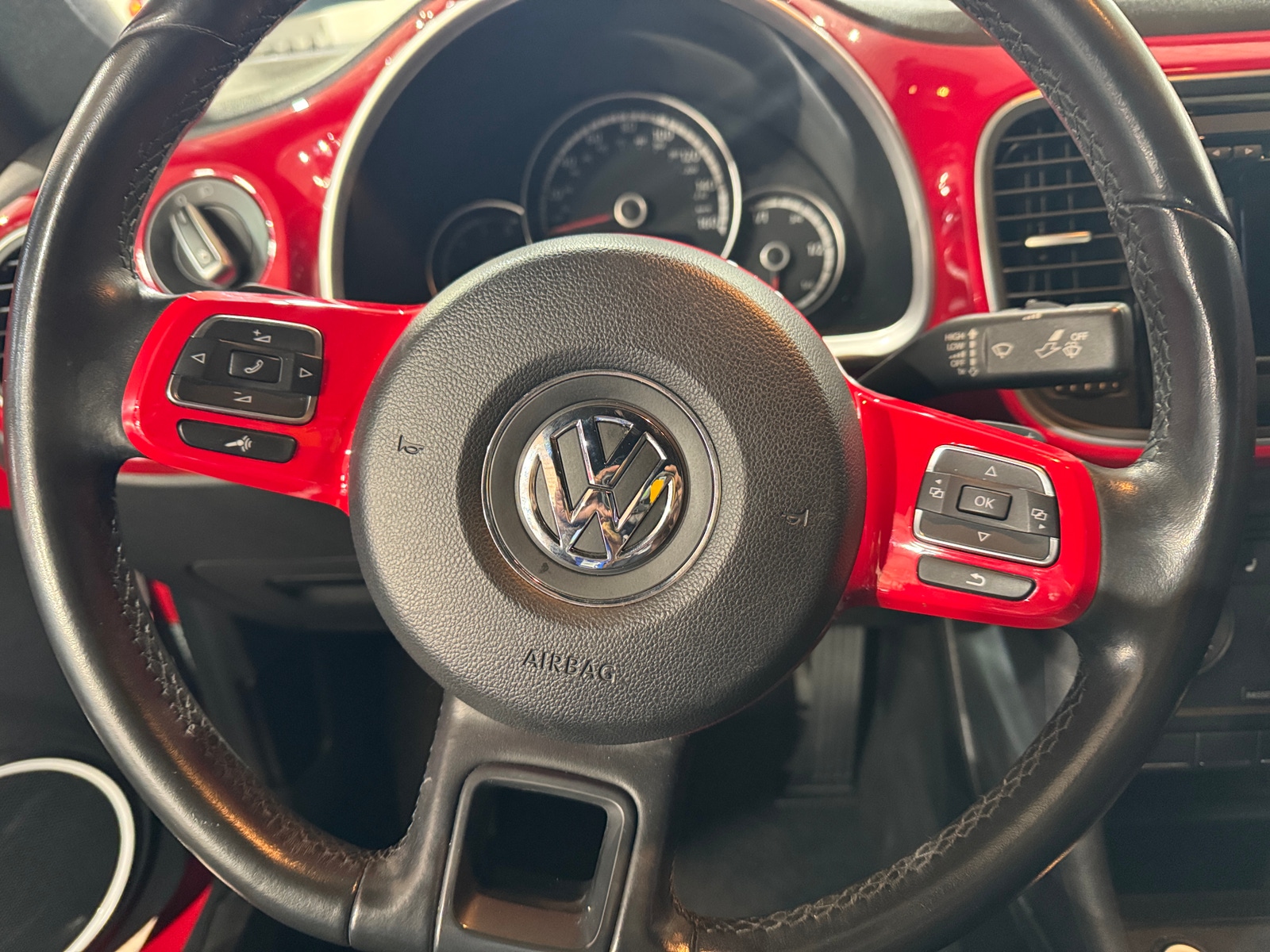 Thumbnail: 2013 Volkswagen Beetle - 4