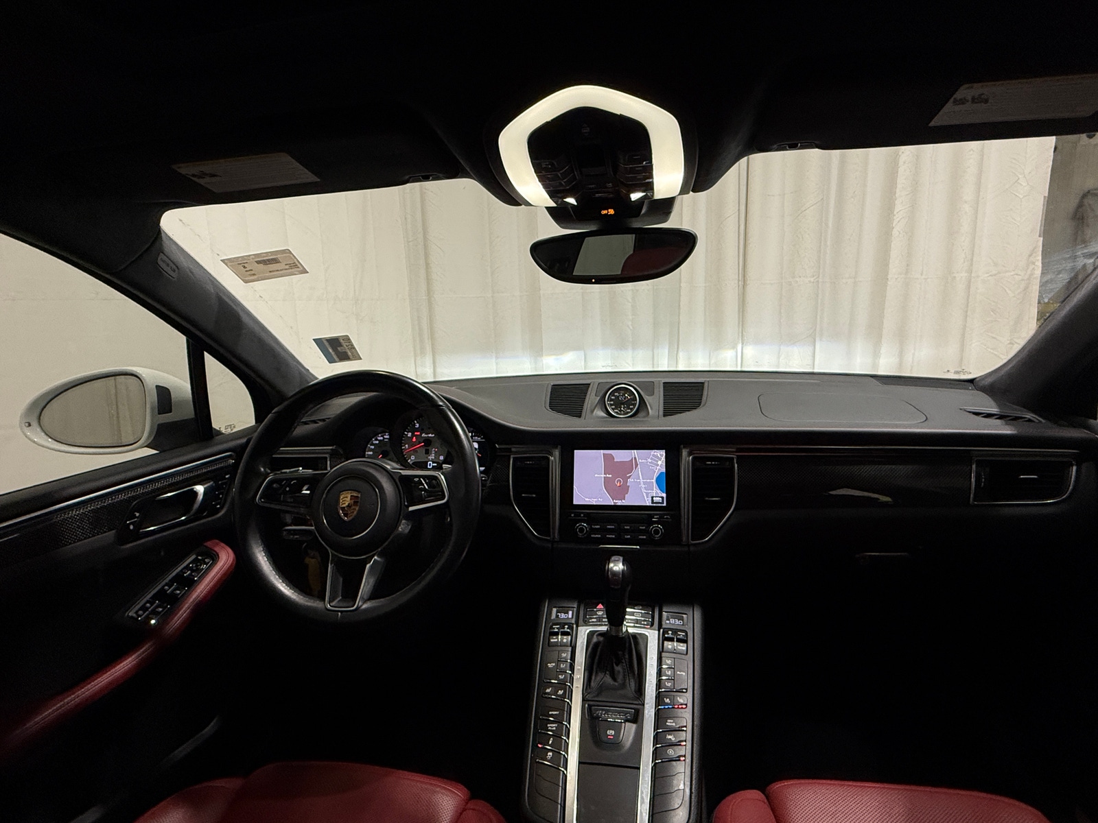 Thumbnail: 2017 Porsche Macan - 2