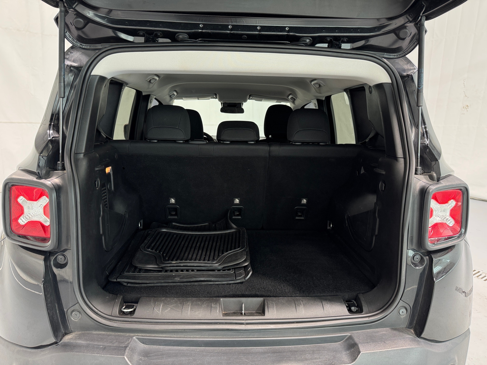 Thumbnail: 2020 Jeep Renegade - 7