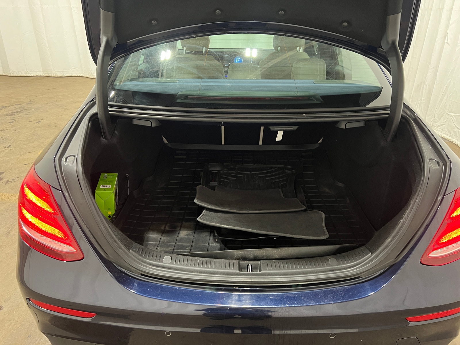 Thumbnail: 2017 Mercedes-Benz E-Class - 5