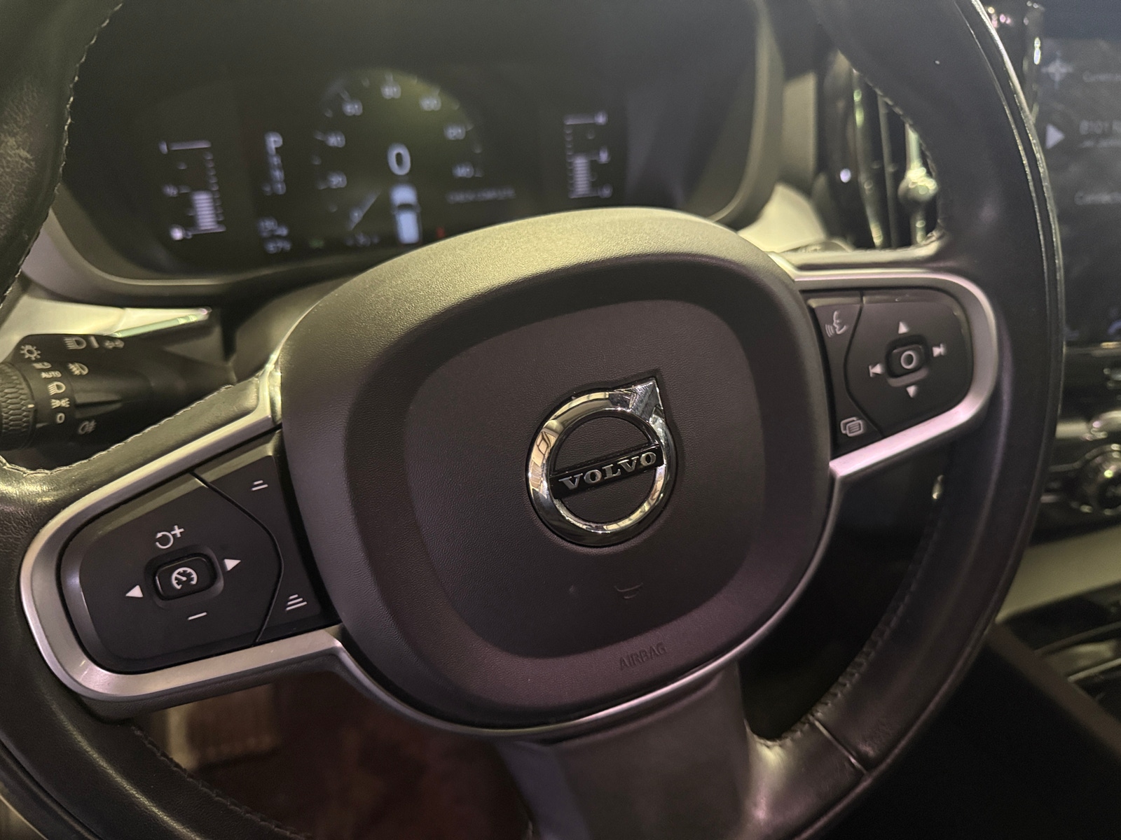 Thumbnail: 2019 Volvo XC60 - 4