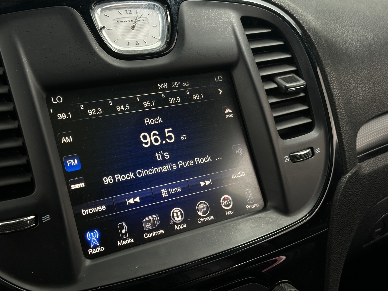 Thumbnail: 2015 Chrysler 300 - 3